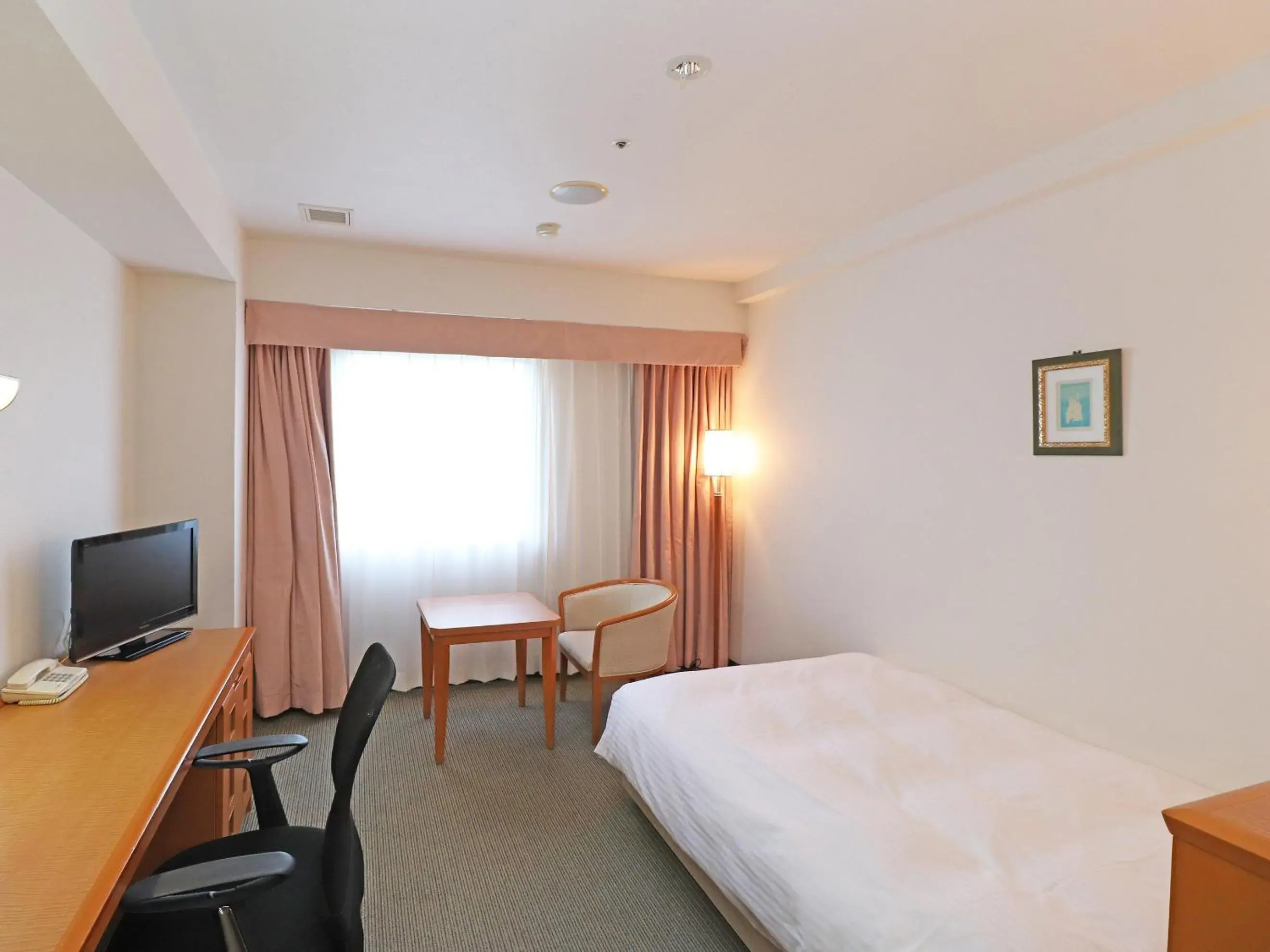 Bedroom, Bed in Chisun Inn Yokohama Tsuzuki Bedroom, Bed in Chisun Inn Yokohama Tsuzuki