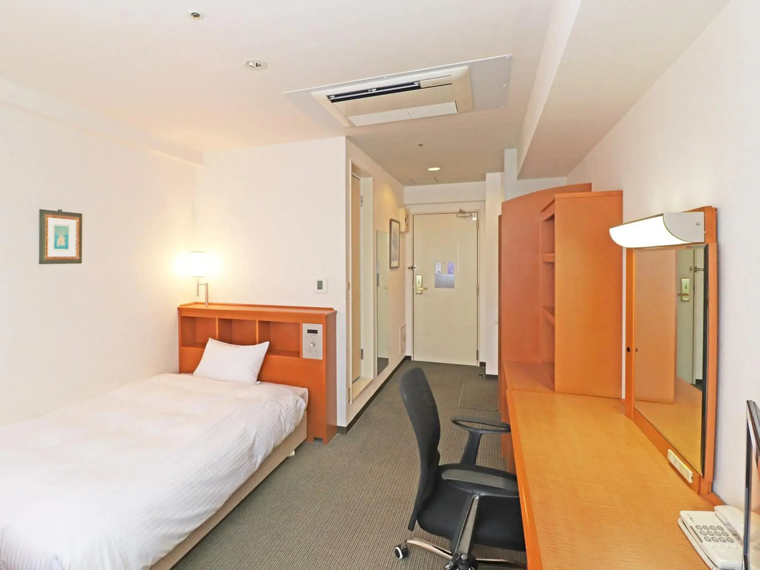 Bedroom, Bed in Chisun Inn Yokohama Tsuzuki Bedroom, Bed in Chisun Inn Yokohama Tsuzuki