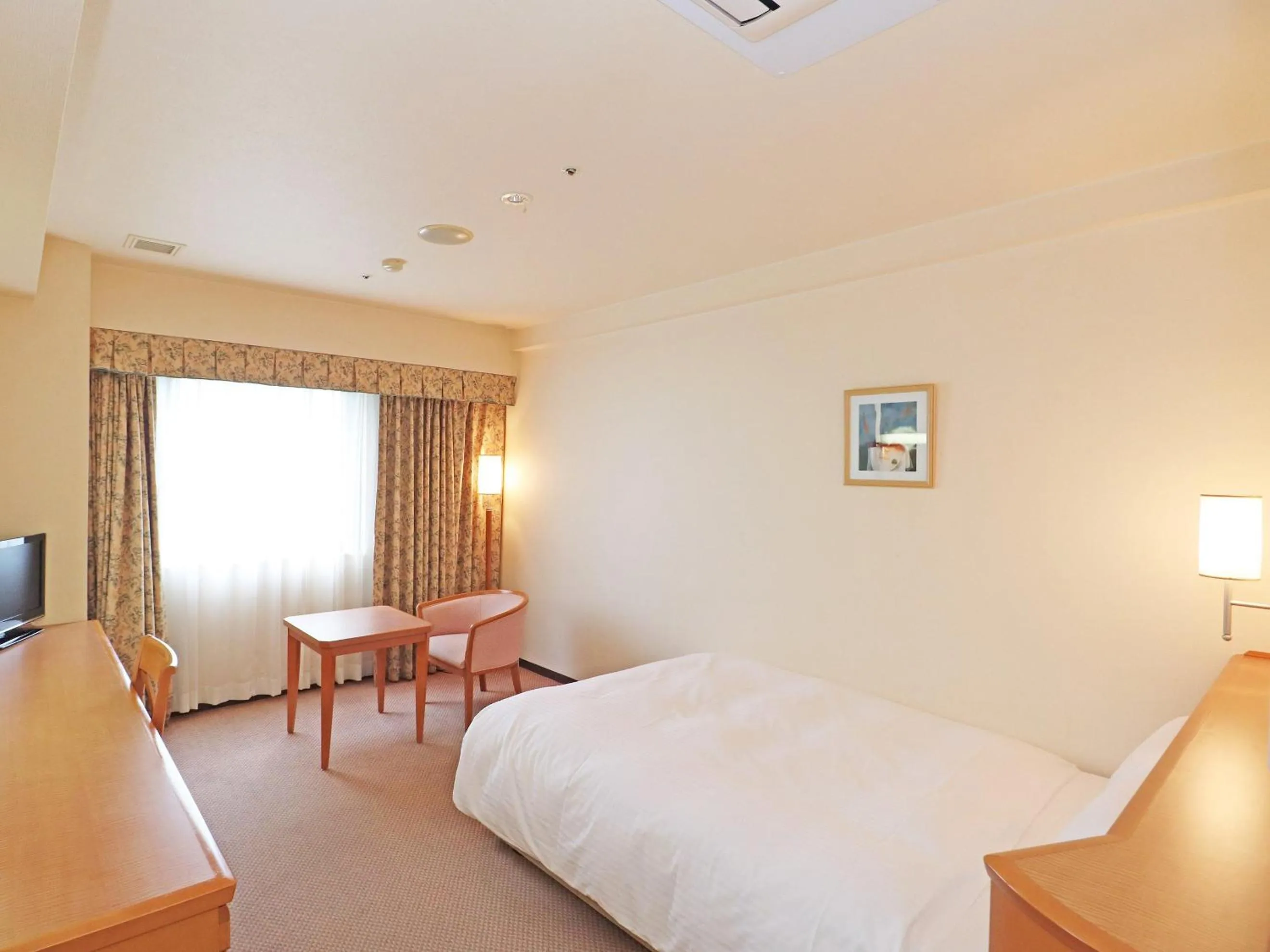 Bedroom, Bed in Chisun Inn Yokohama Tsuzuki