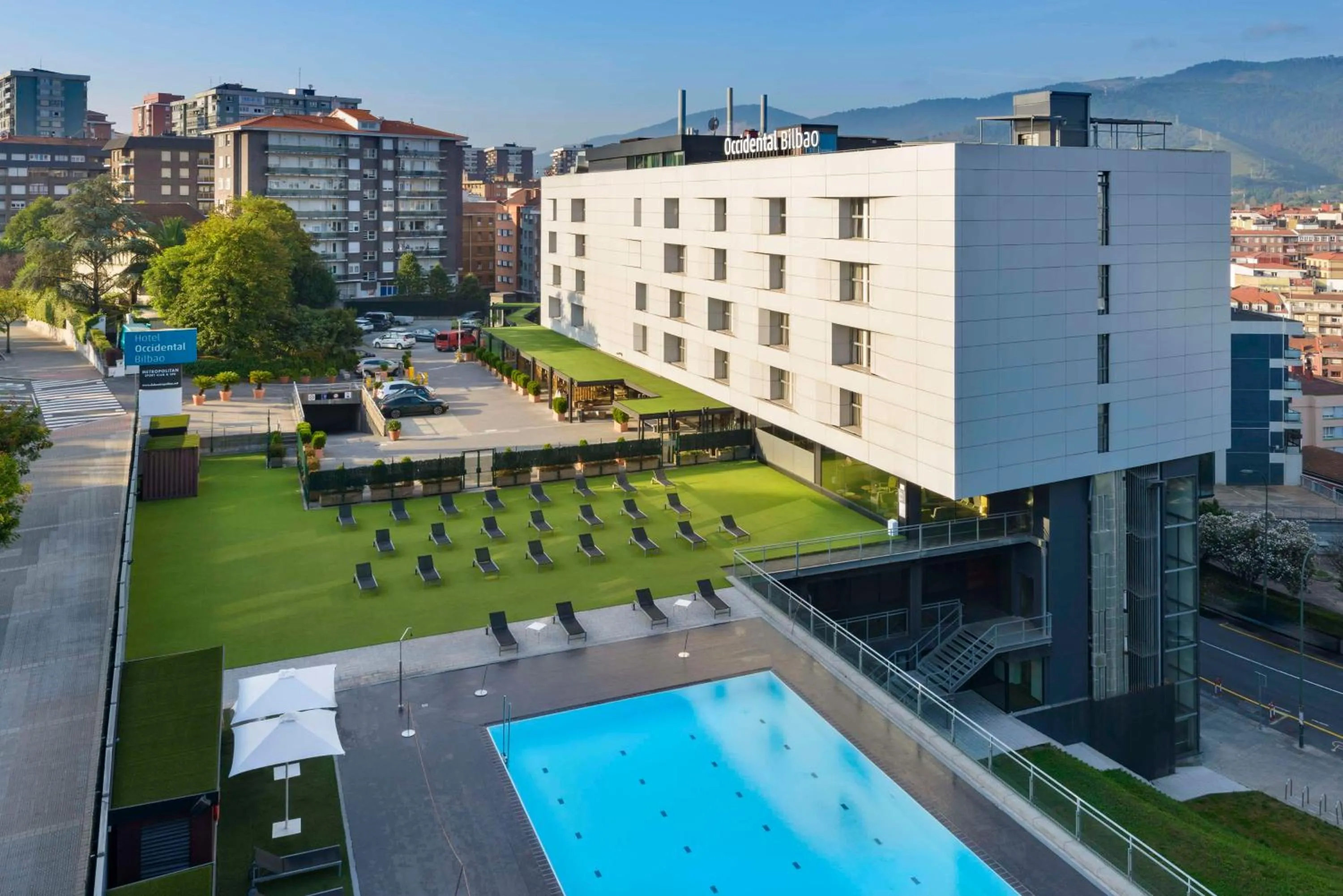 Property building in Occidental Bilbao