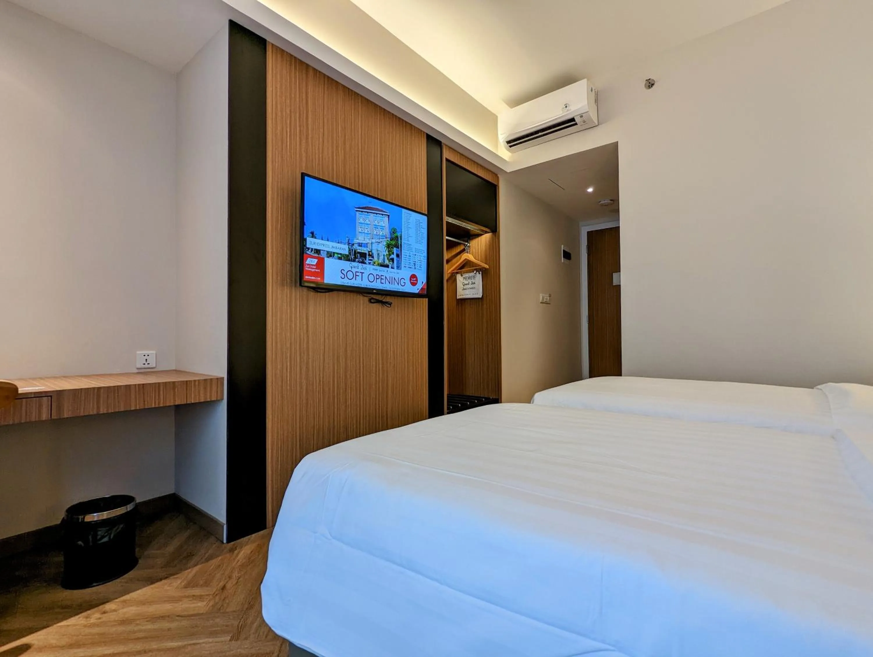 Superior Twin Room in Grand Zuri Lubuklinggau