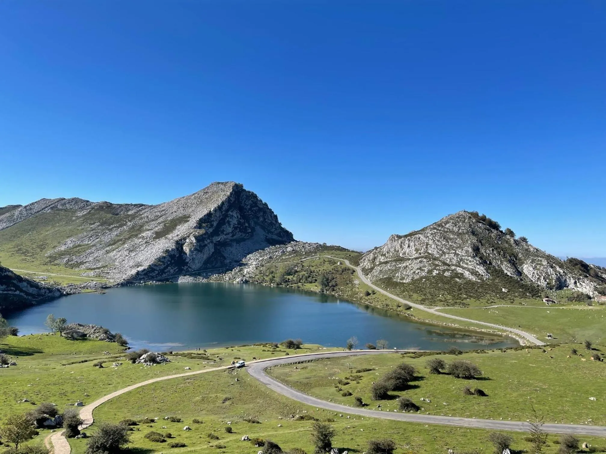 Hiking in Hotel Torrecerredo