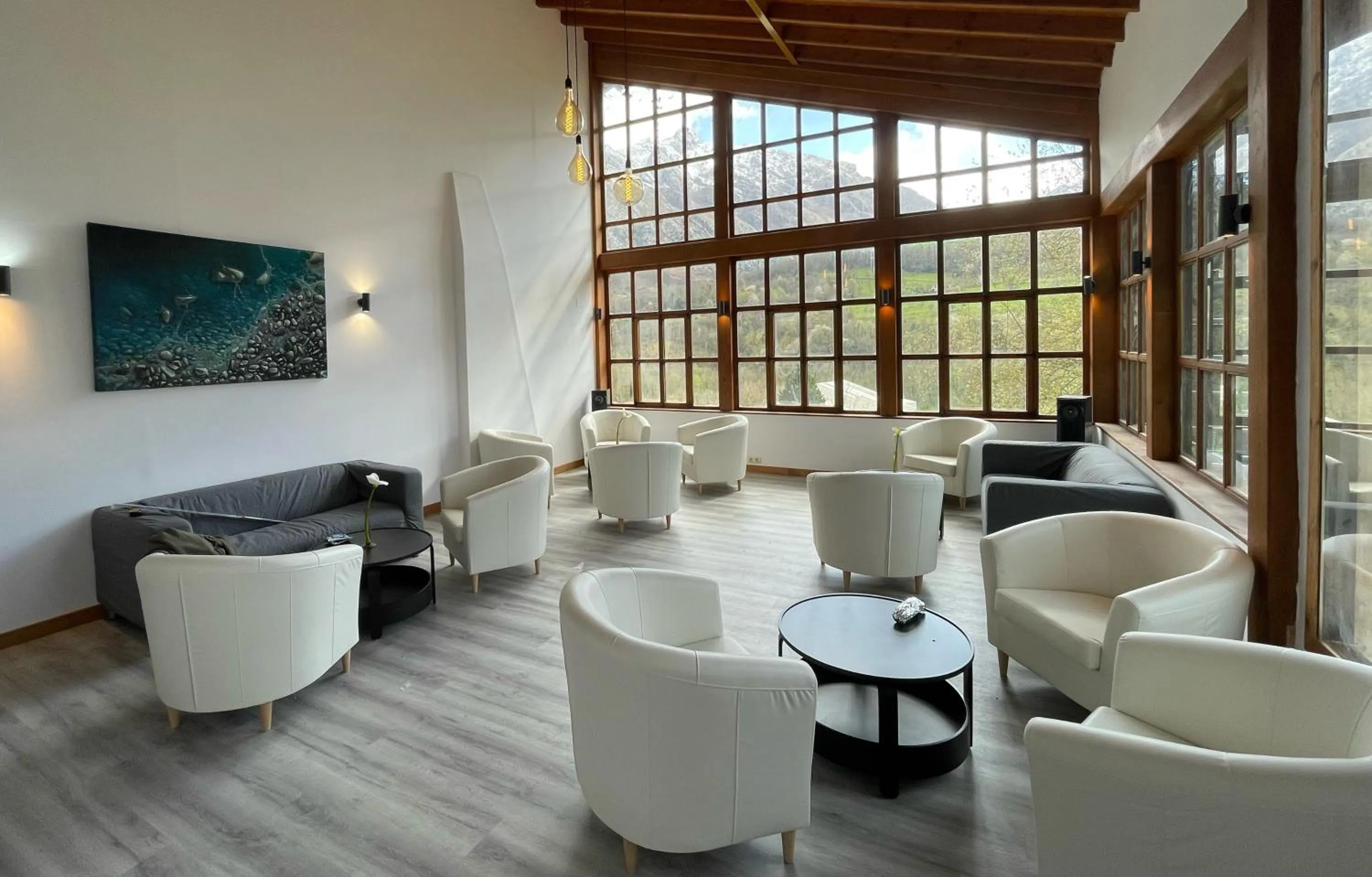 Living room in Hotel Torrecerredo