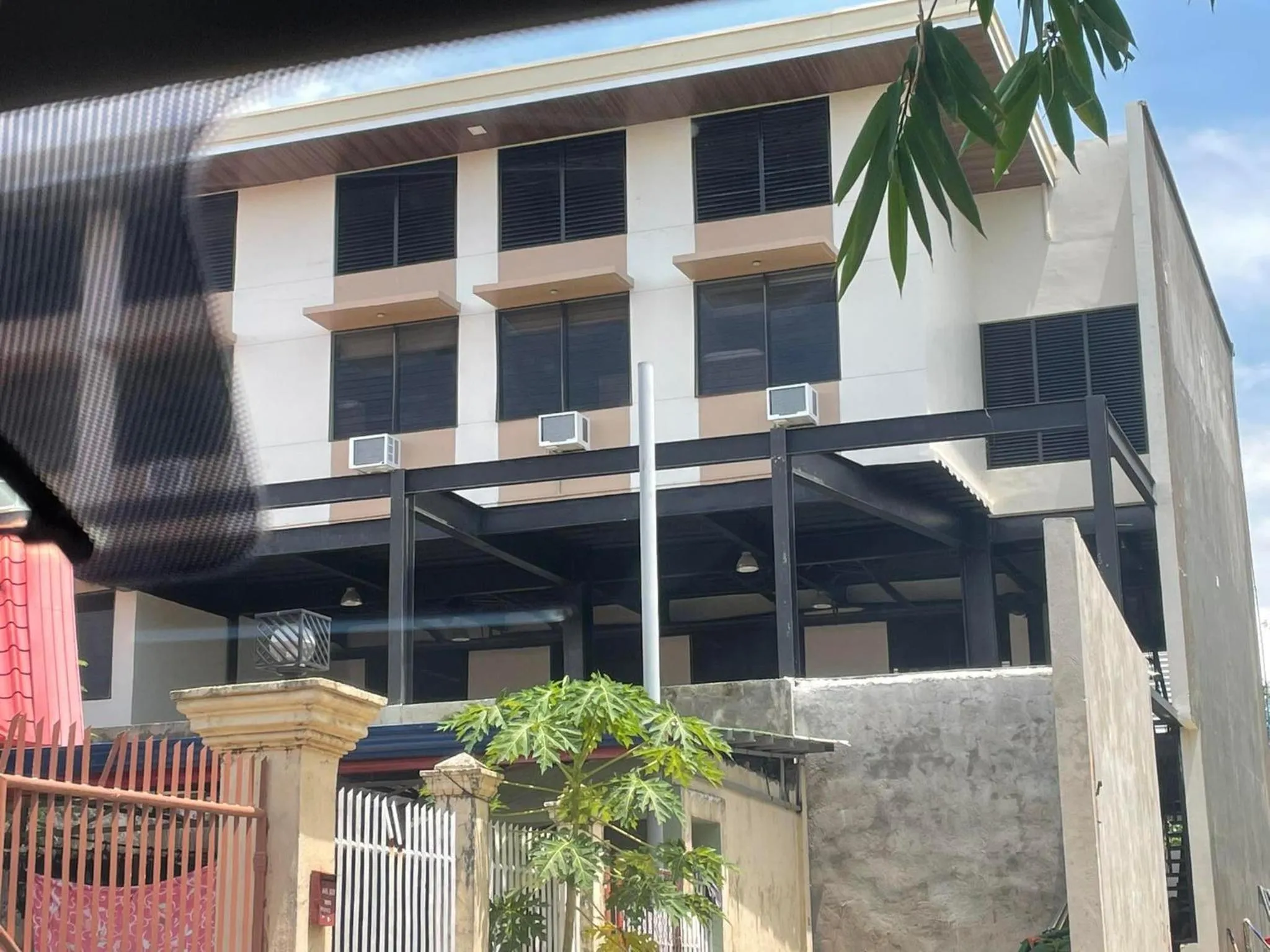 Property building in Mahayahay Lodge and Restaurant