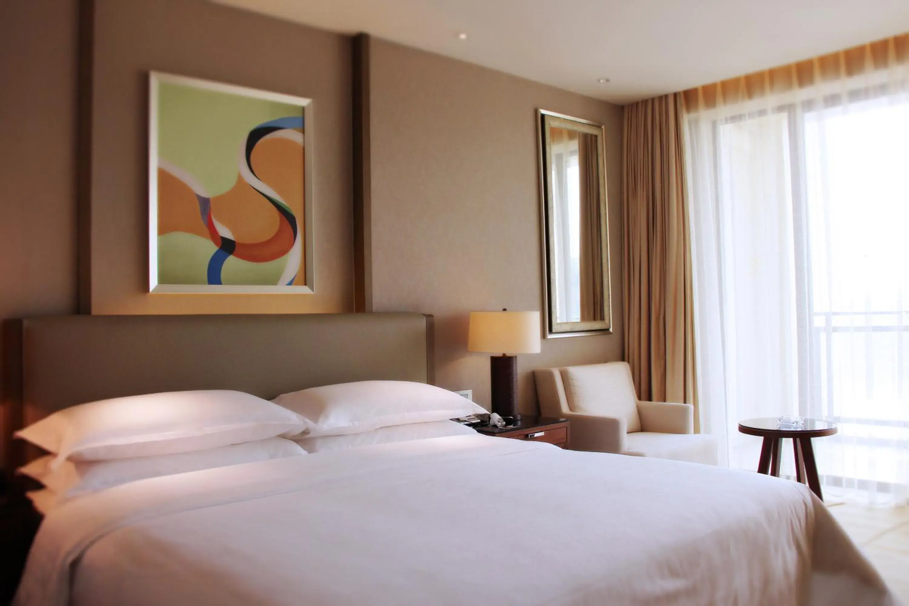 Deluxe Double Room with Garden View in Sheraton Huizhou Bailuhu Deluxe Double Room with Garden View in Sheraton Huizhou Bailuhu