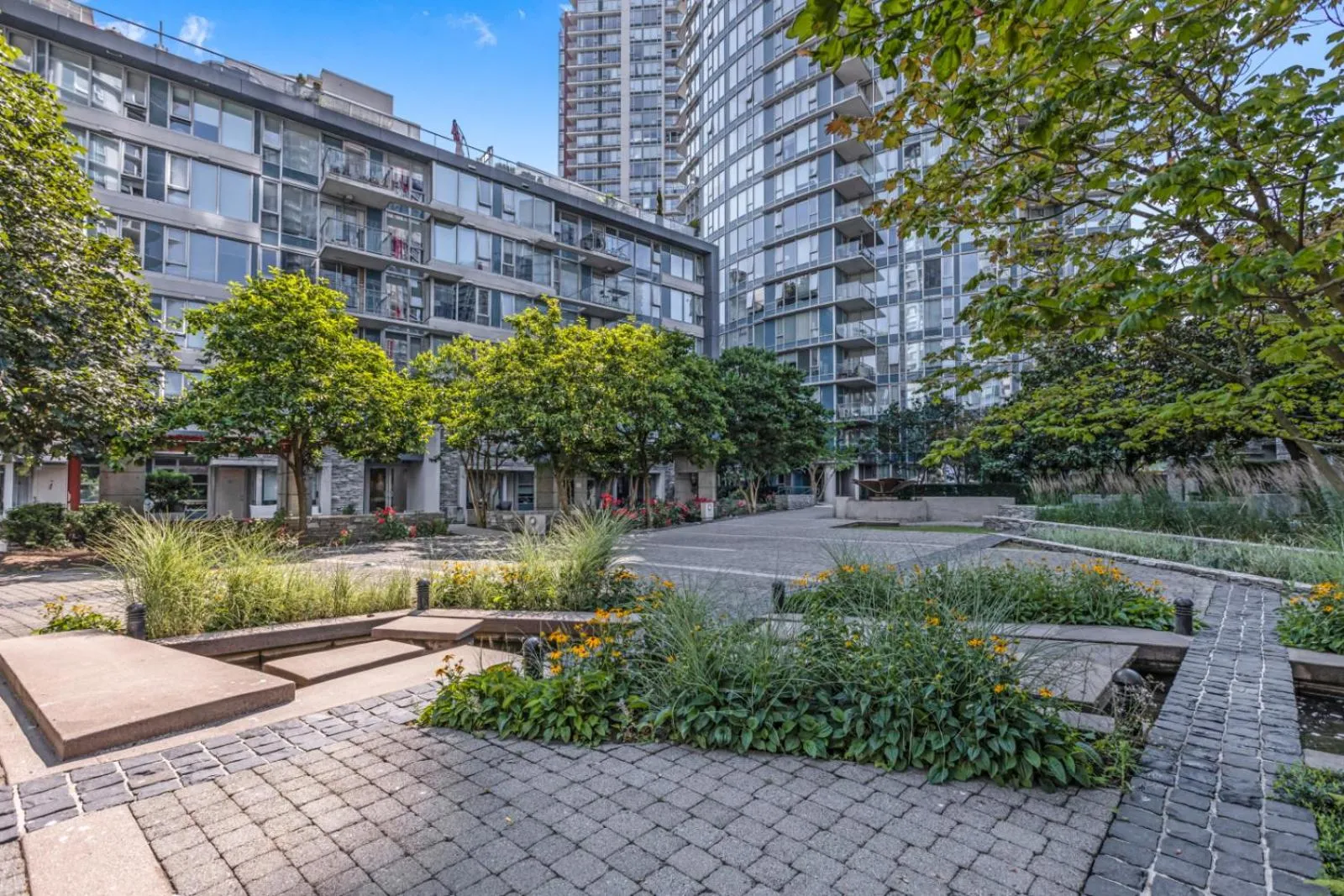Garden in Gastown Downtown Apartment very central