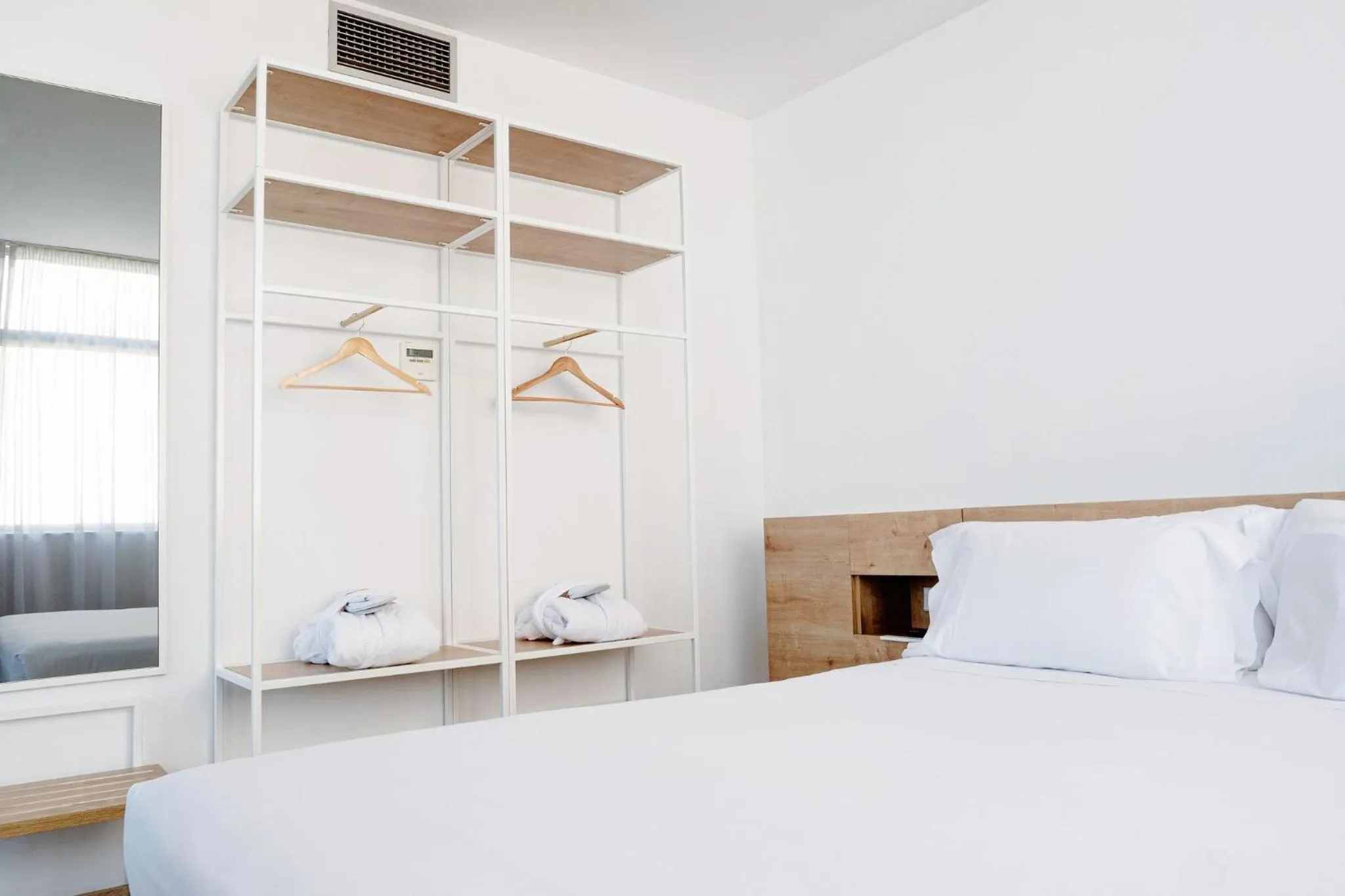 Photo of the whole room, Bed in Sercotel Madrid Aeropuerto