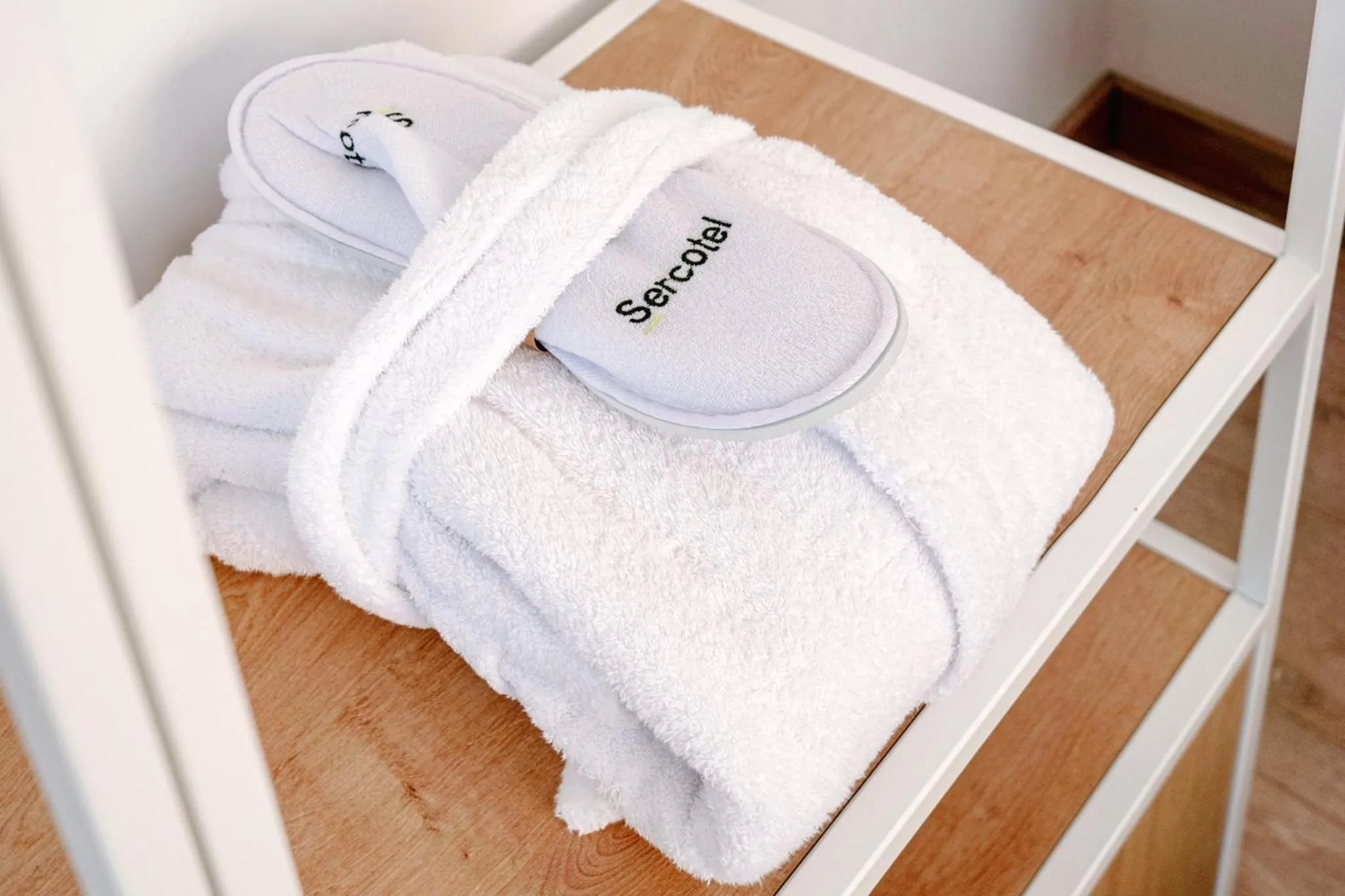 Photo of the whole room in Sercotel Madrid Aeropuerto