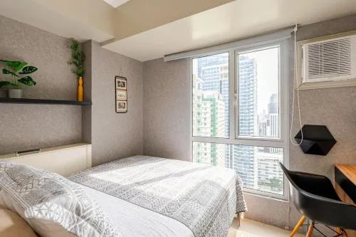 27th floor Cebu IT Park studio walking distance to everything