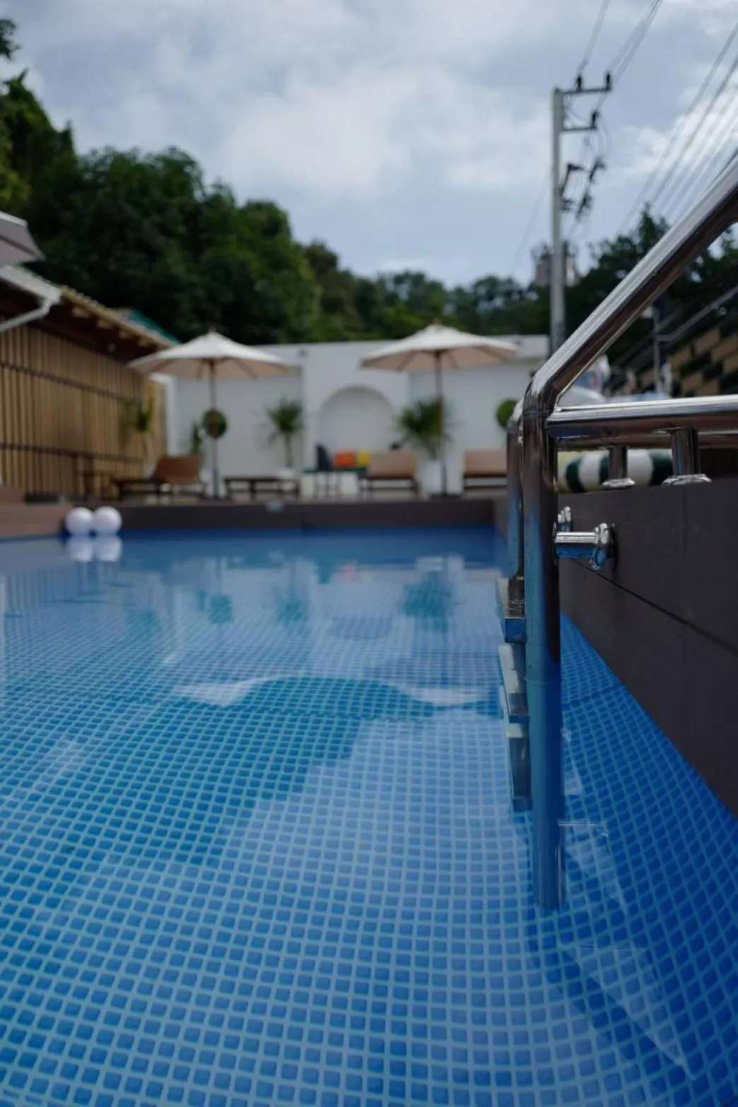 Swimming pool in Green Bay Samed Resort