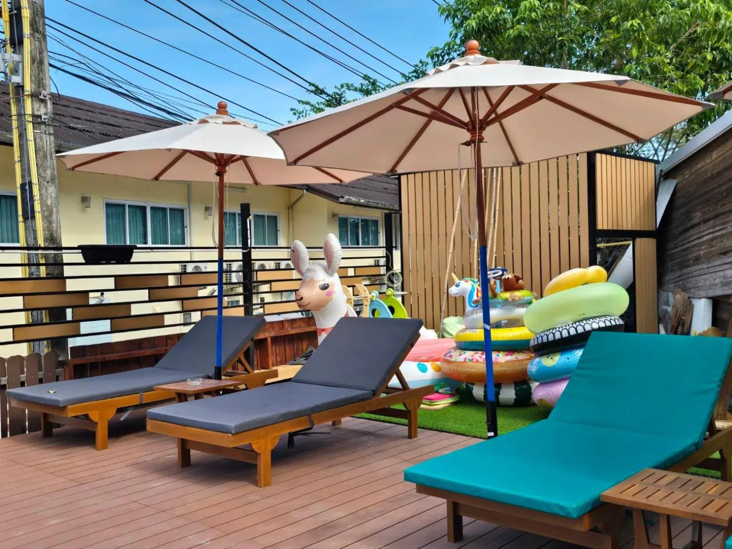 Pool view in Green Bay Samed Resort