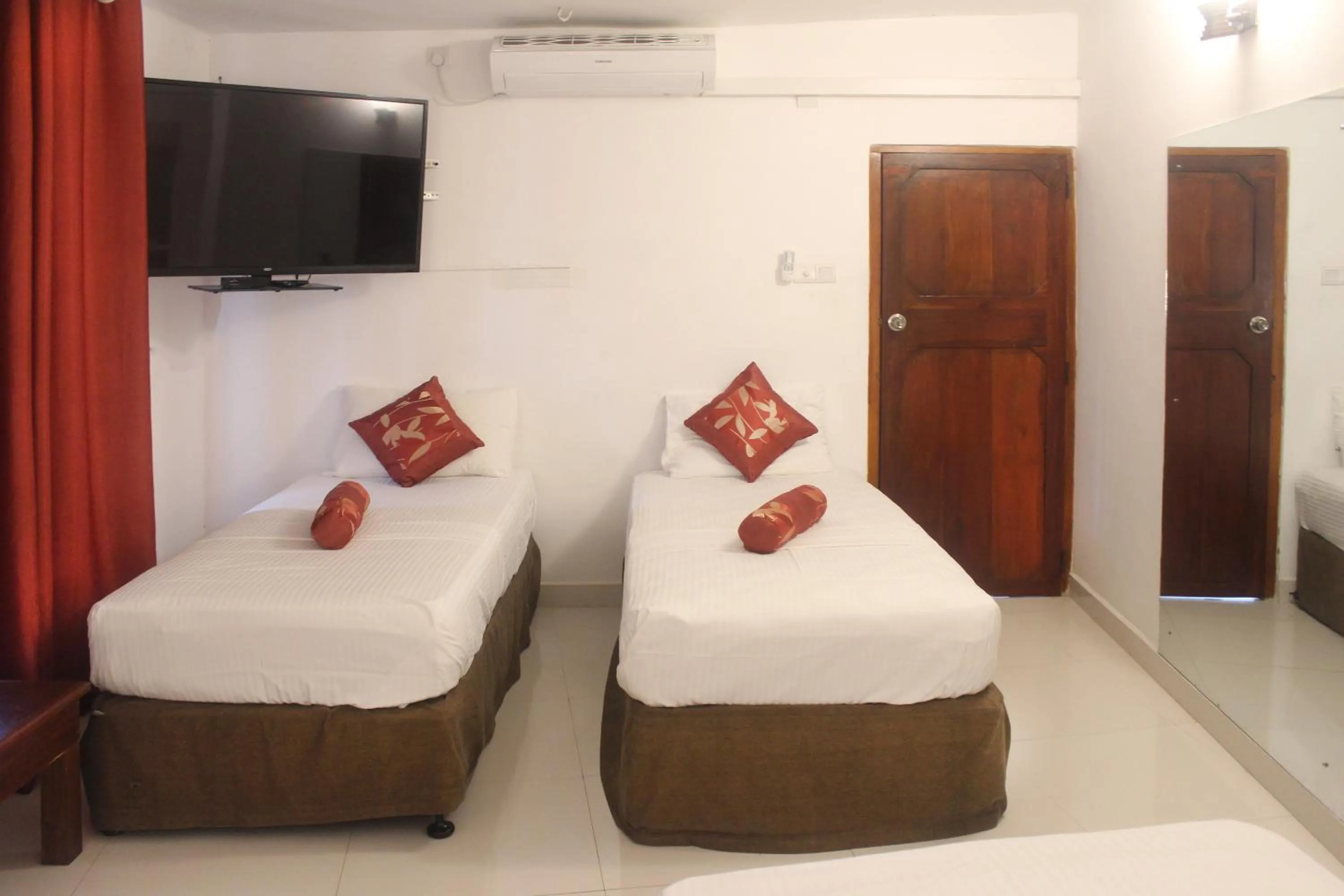 Bedroom, Bed in Sizzle Sports Club