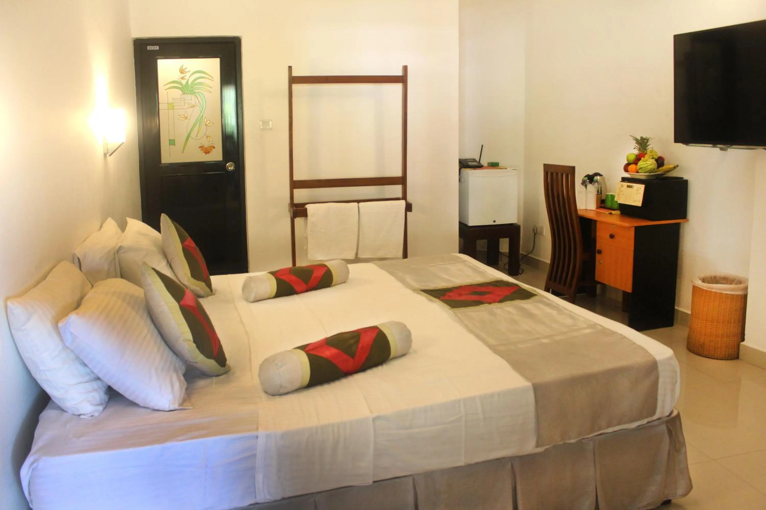 Photo of the whole room, Bed in Sizzle Sports Club