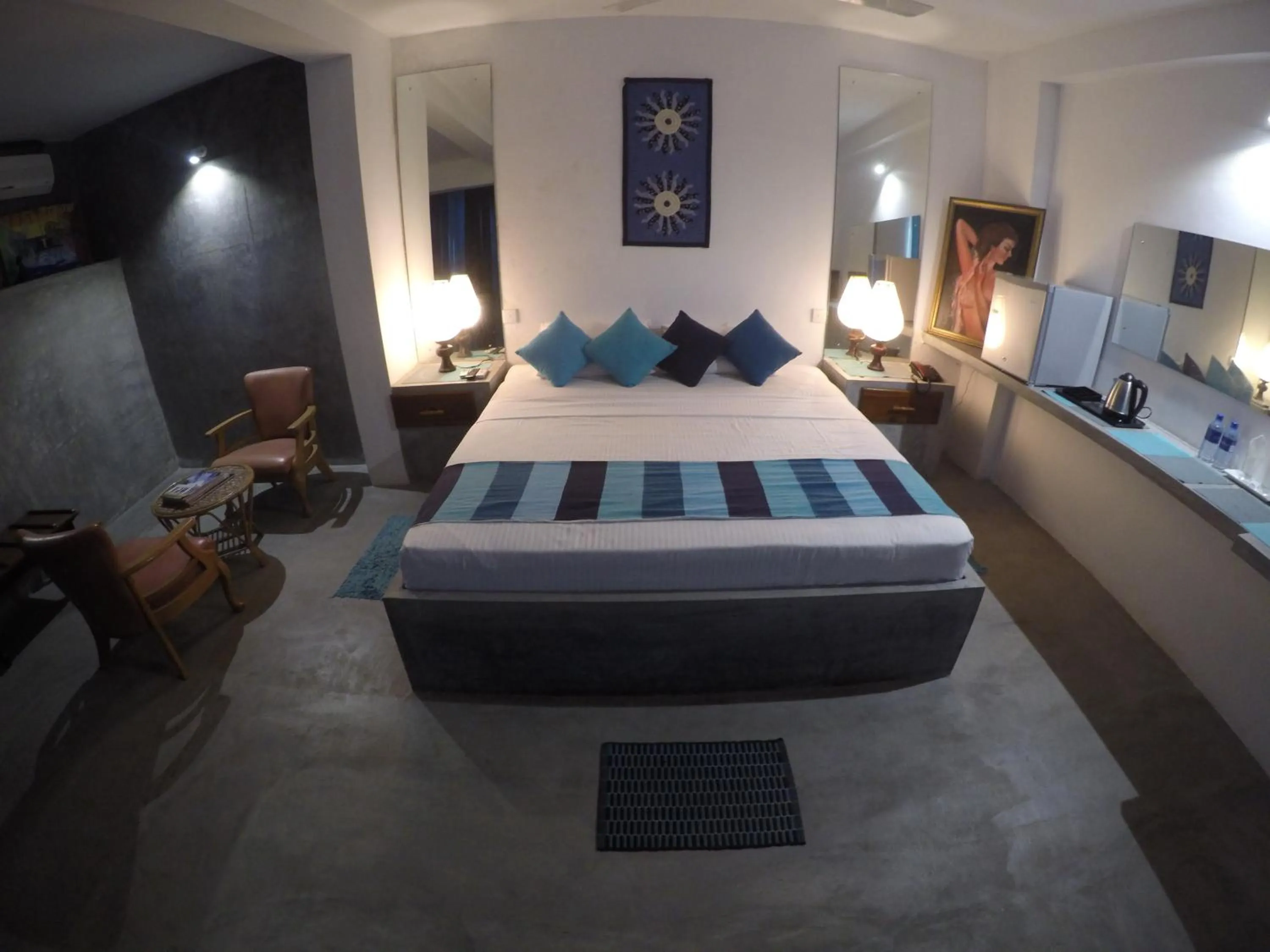 Bedroom, Bed in Sizzle Sports Club