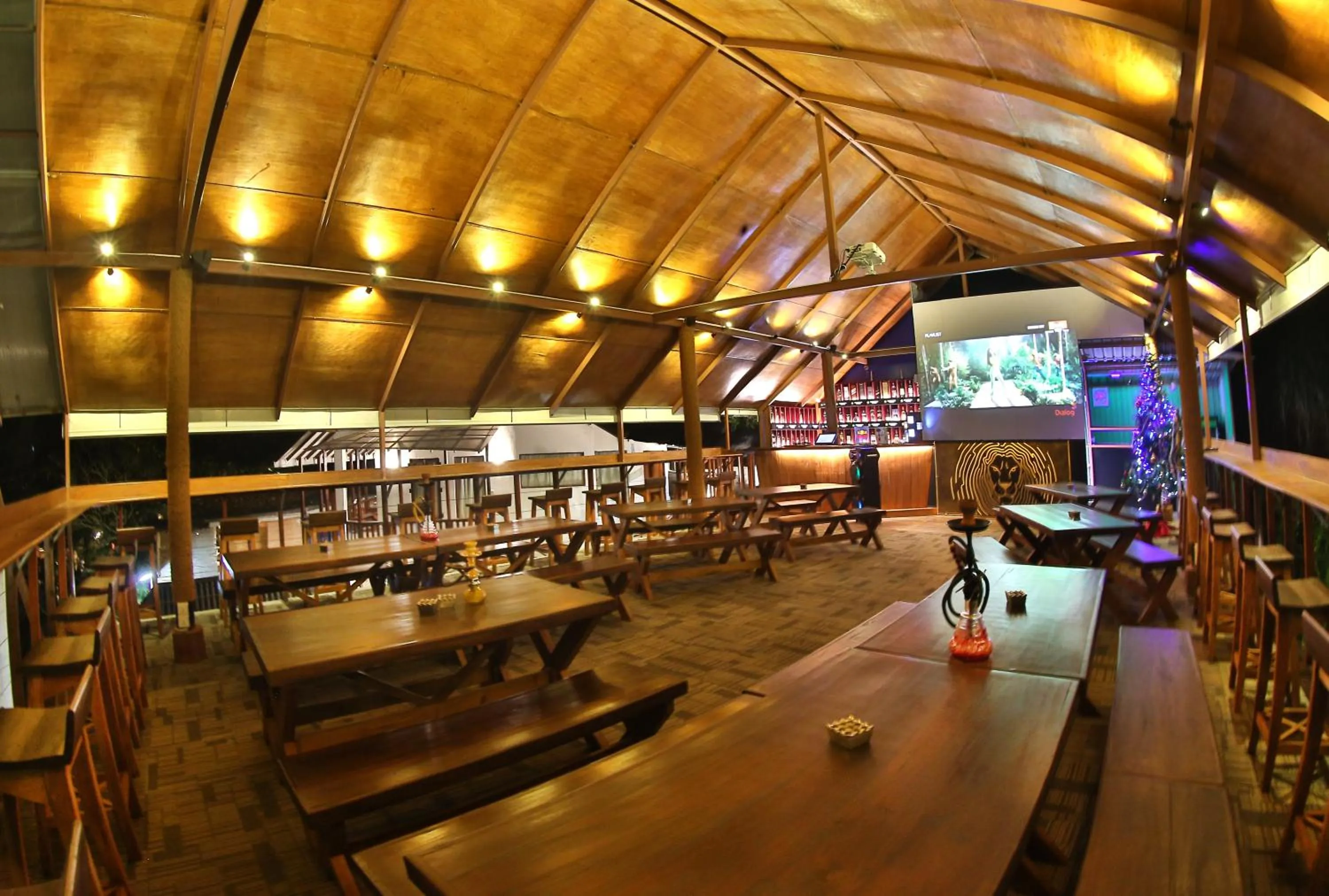 Restaurant/places to eat in Sizzle Sports Club