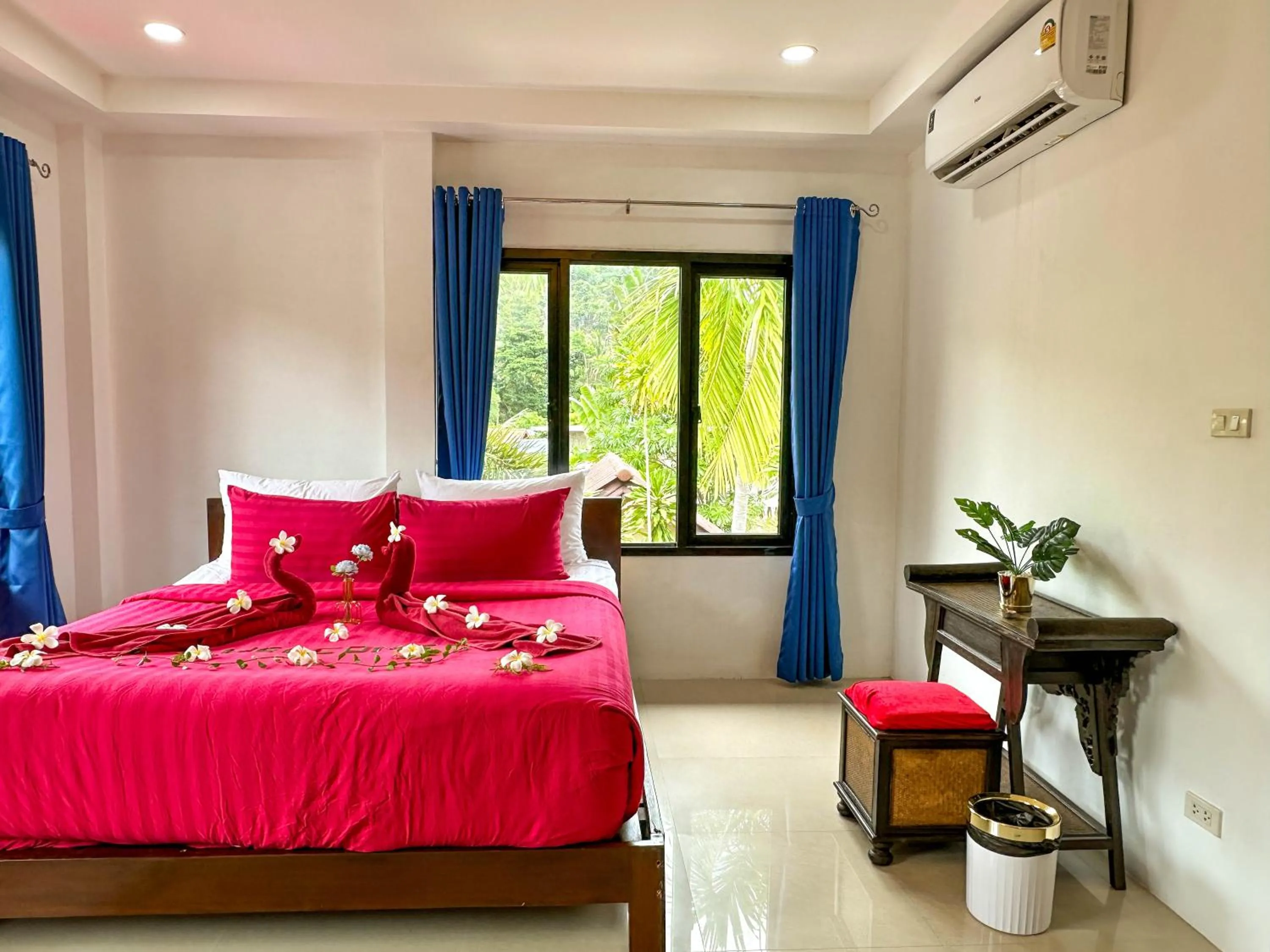 Bed in Amara Beach Resort Koh Phangan