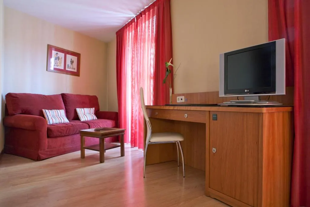 TV and multimedia in Ateneo Puerta del Sol