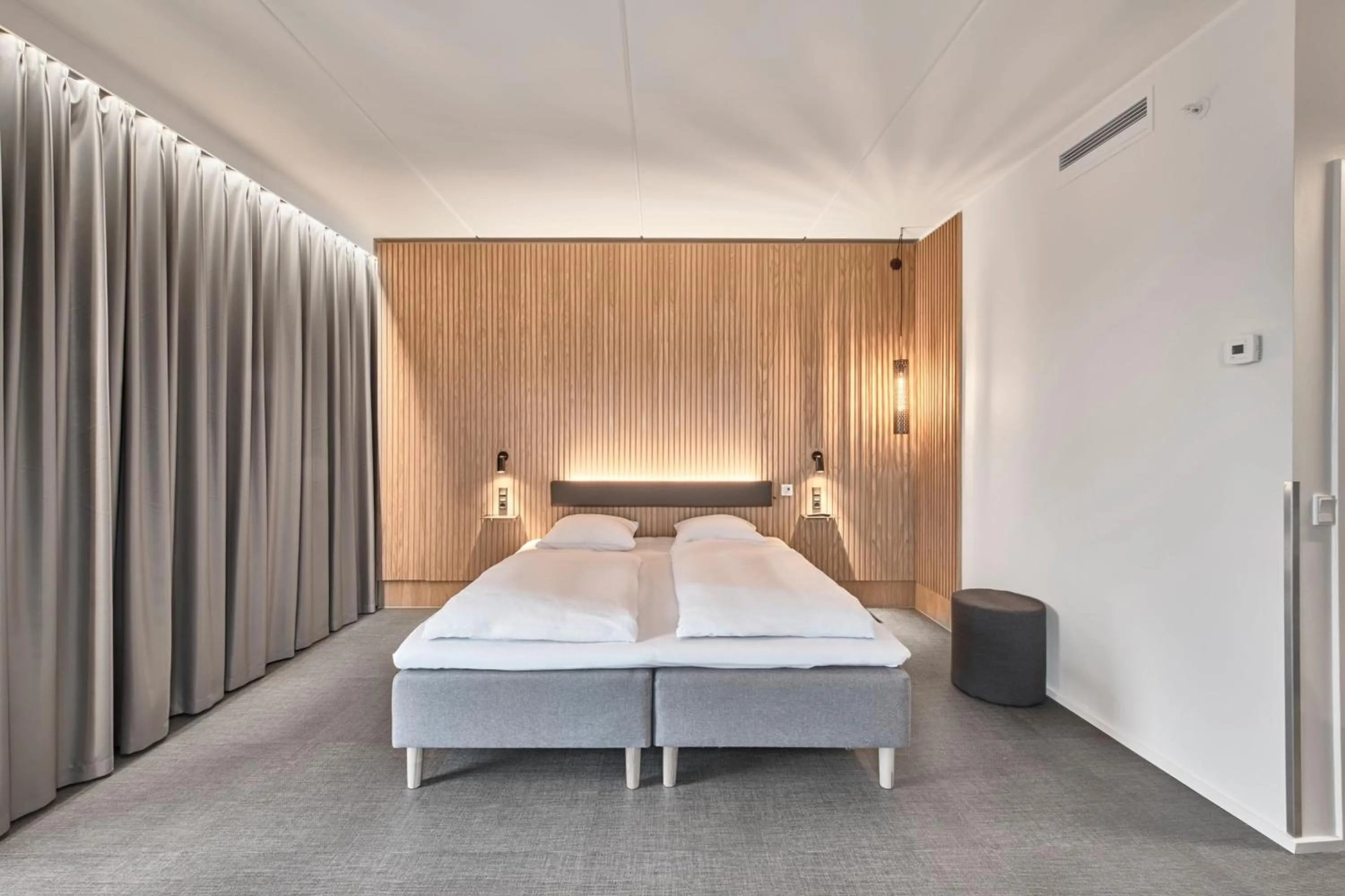 Photo of the whole room, Bed in Four Points Flex by Sheraton Vejle