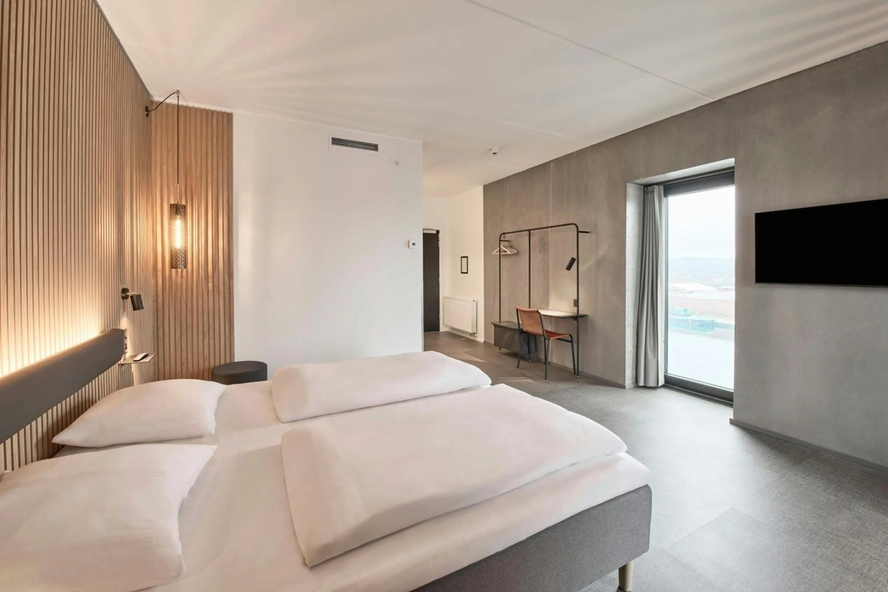 Photo of the whole room, Bed in Four Points Flex by Sheraton Vejle