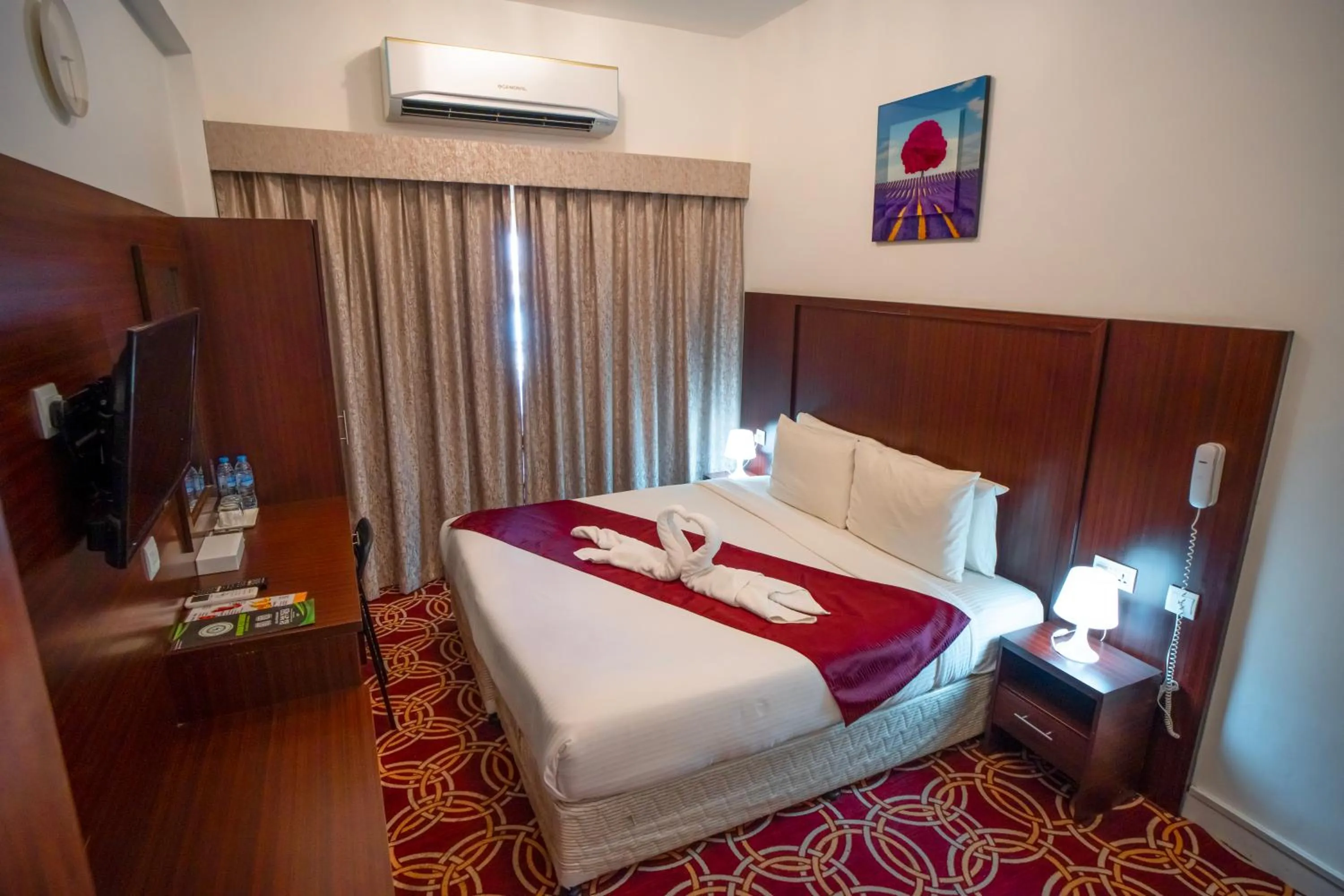 View (from property/room), Bed in AL KARNAK HOTEL - BRANCH