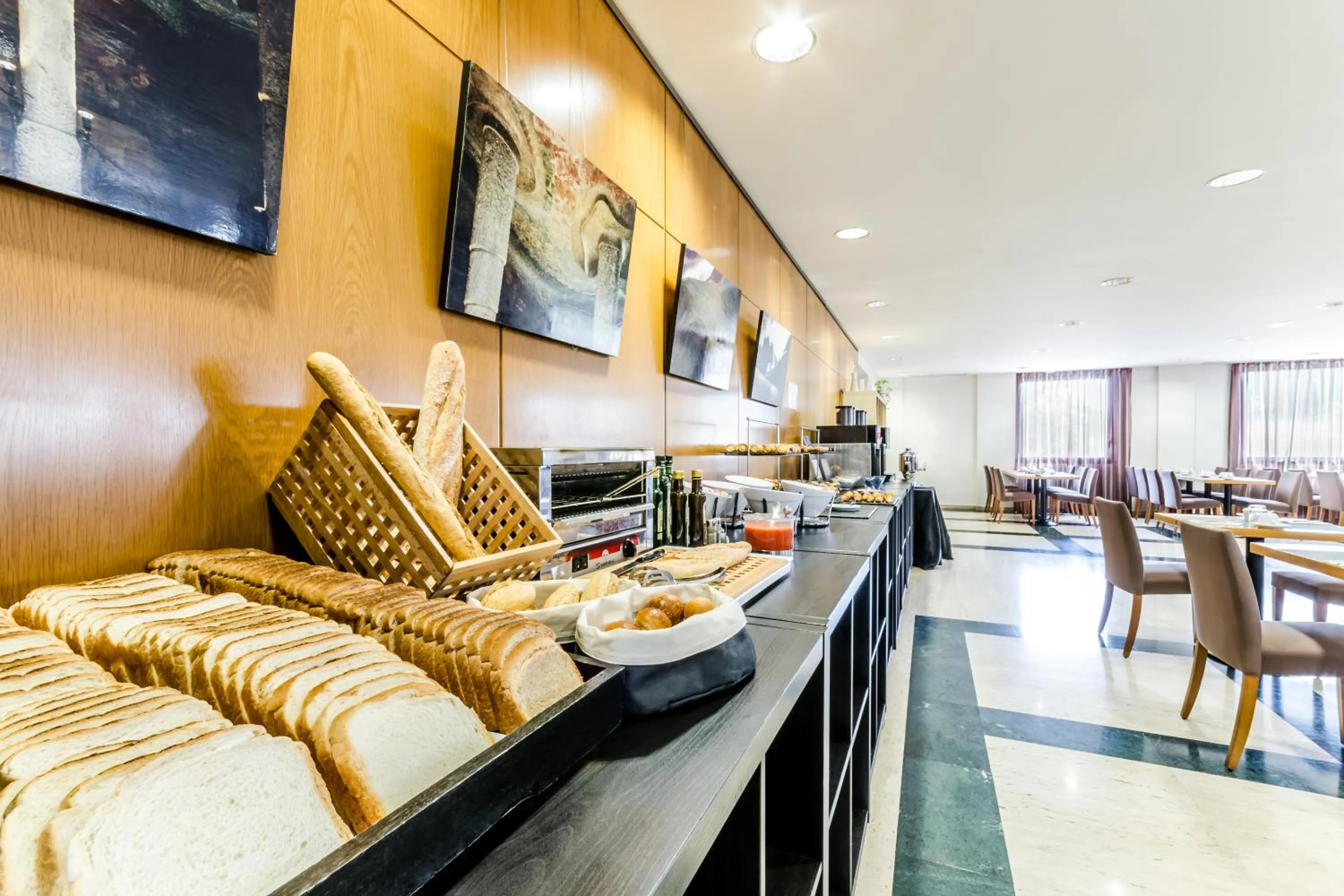 Restaurant/places to eat in Exe Barbera Parc