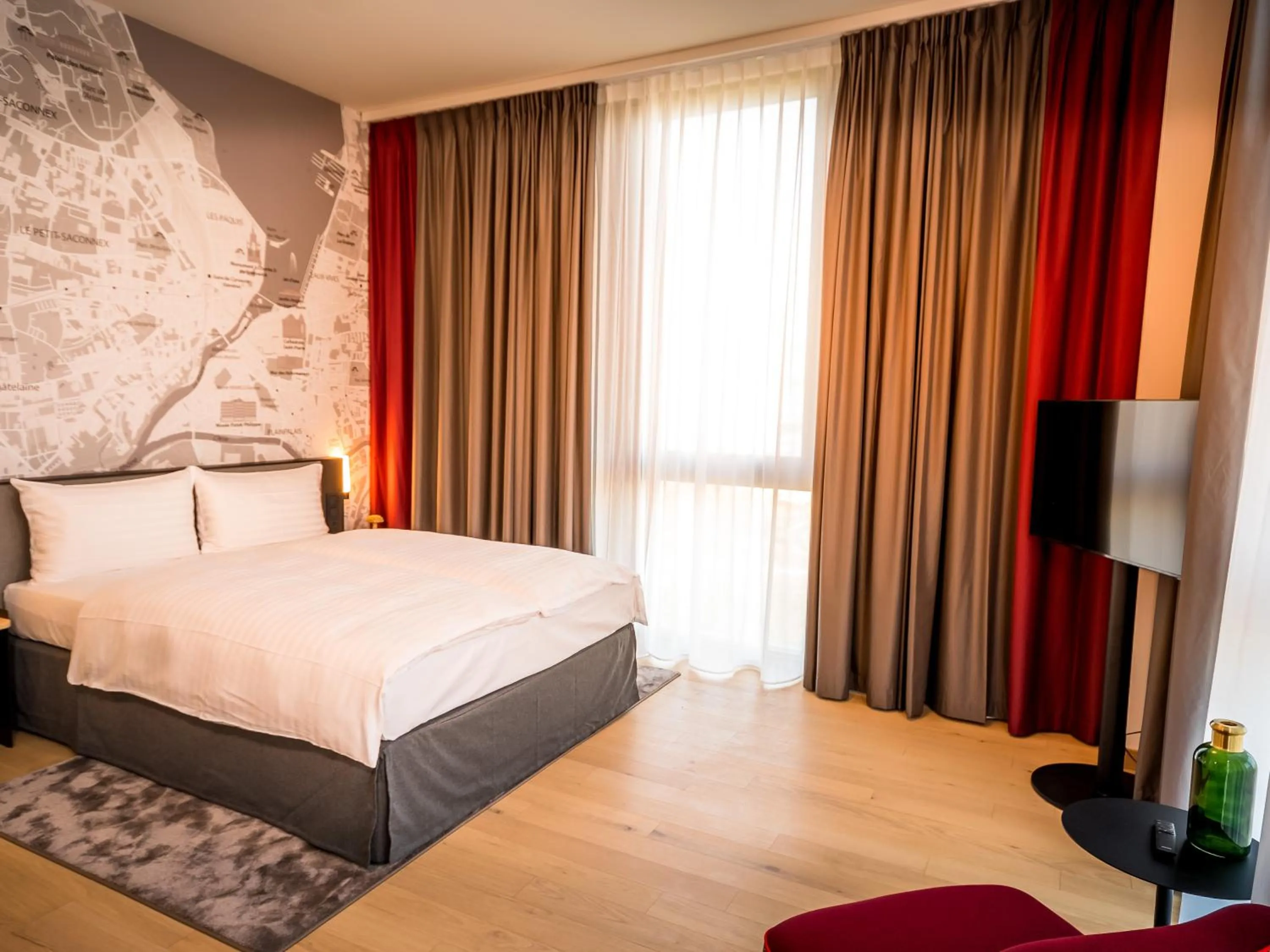 Bedroom, Bed in IntercityHotel Geneva