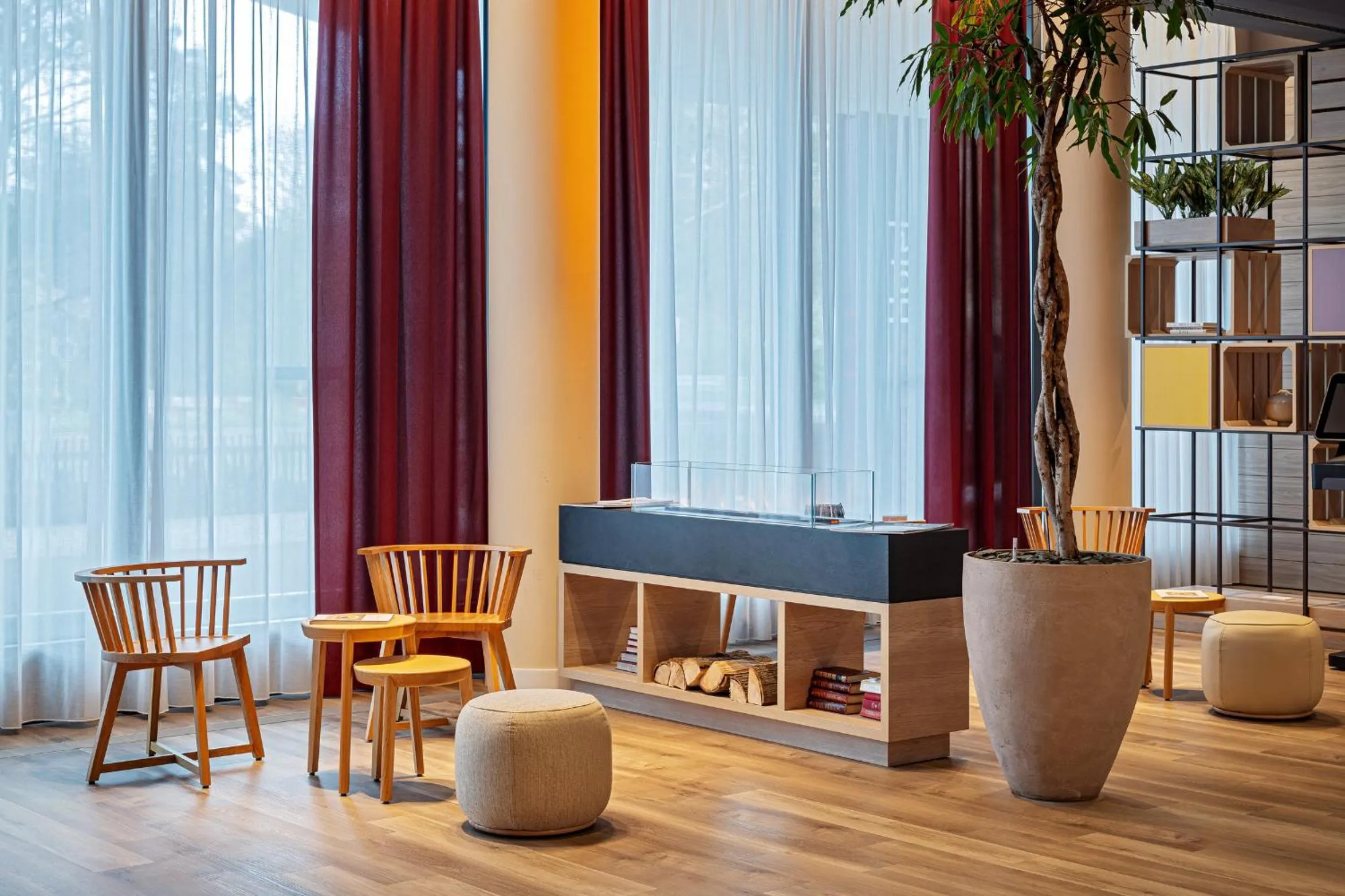 Lobby or reception in IntercityHotel Geneva