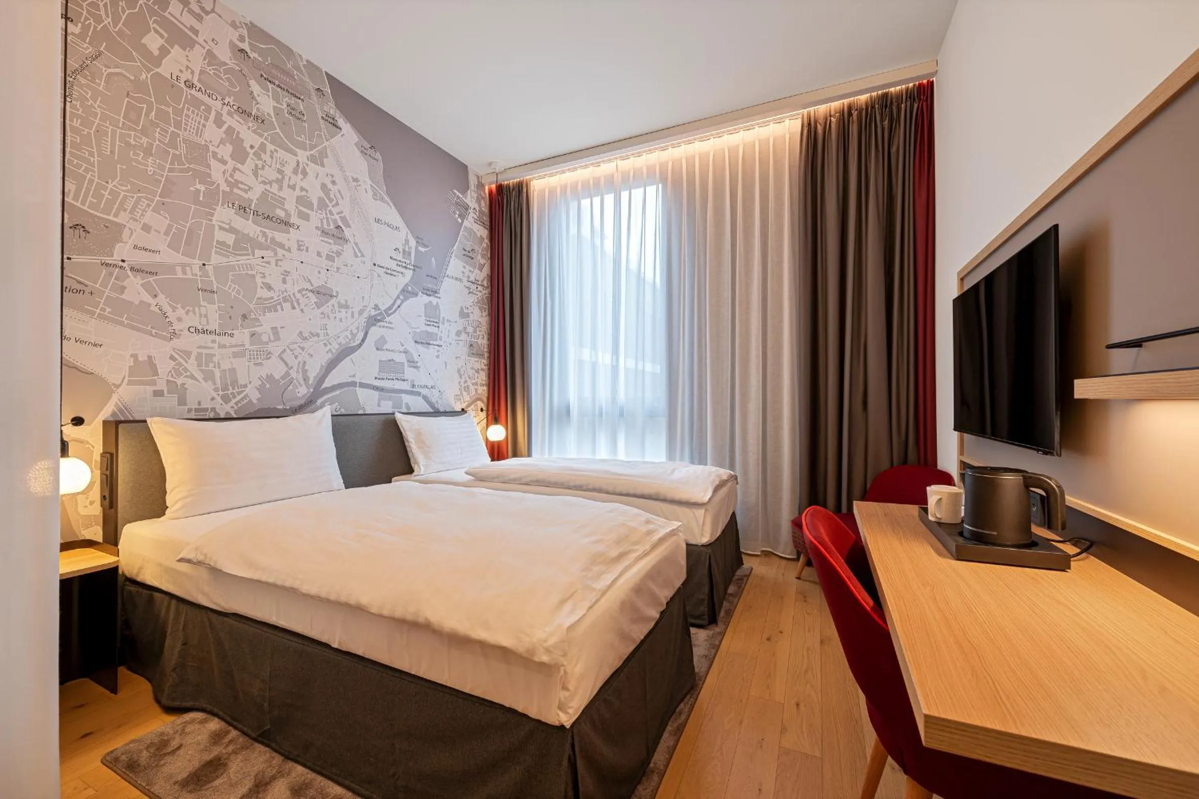 Bed in IntercityHotel Geneva