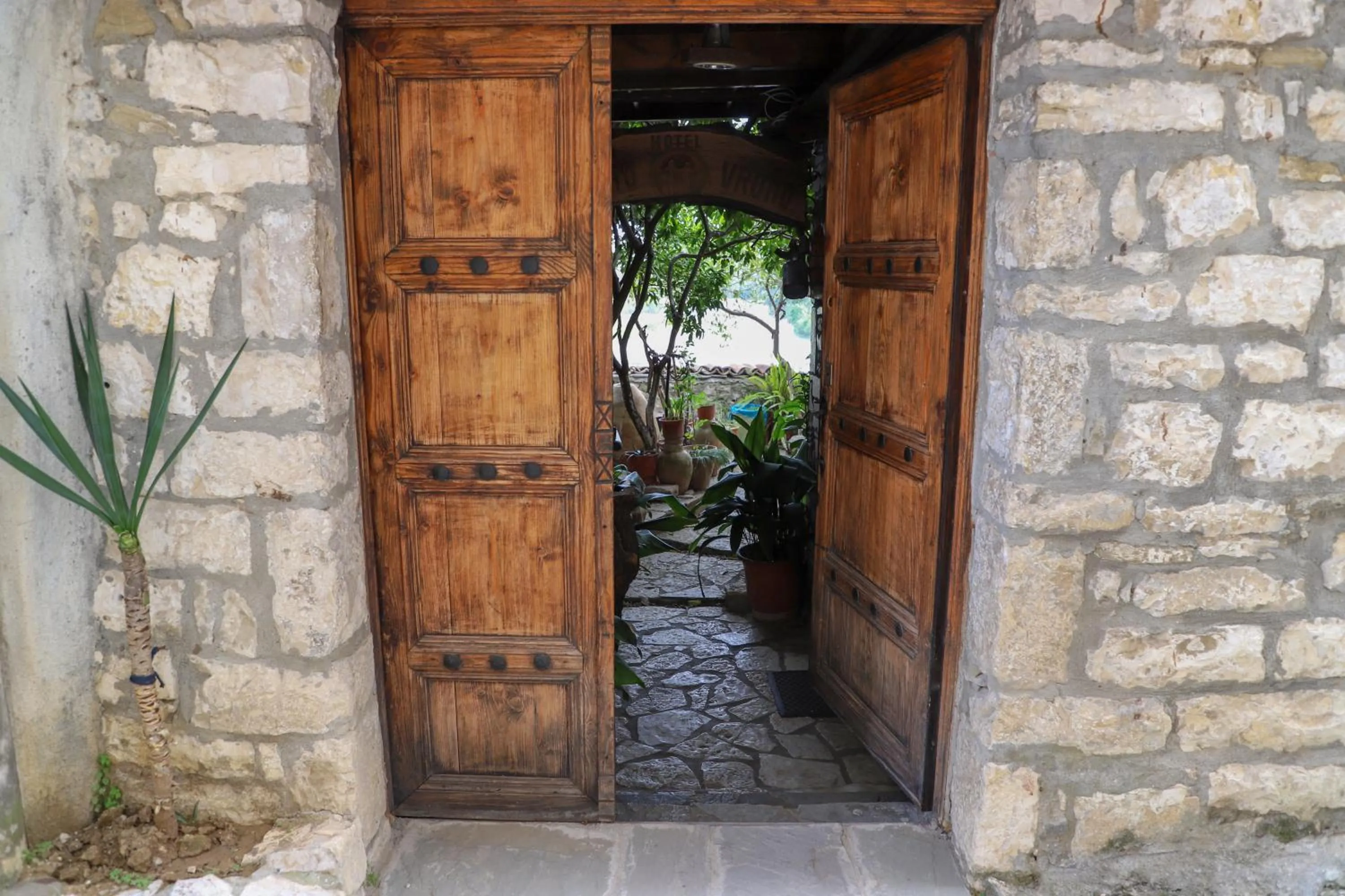 Hotel Nasho Vruho
