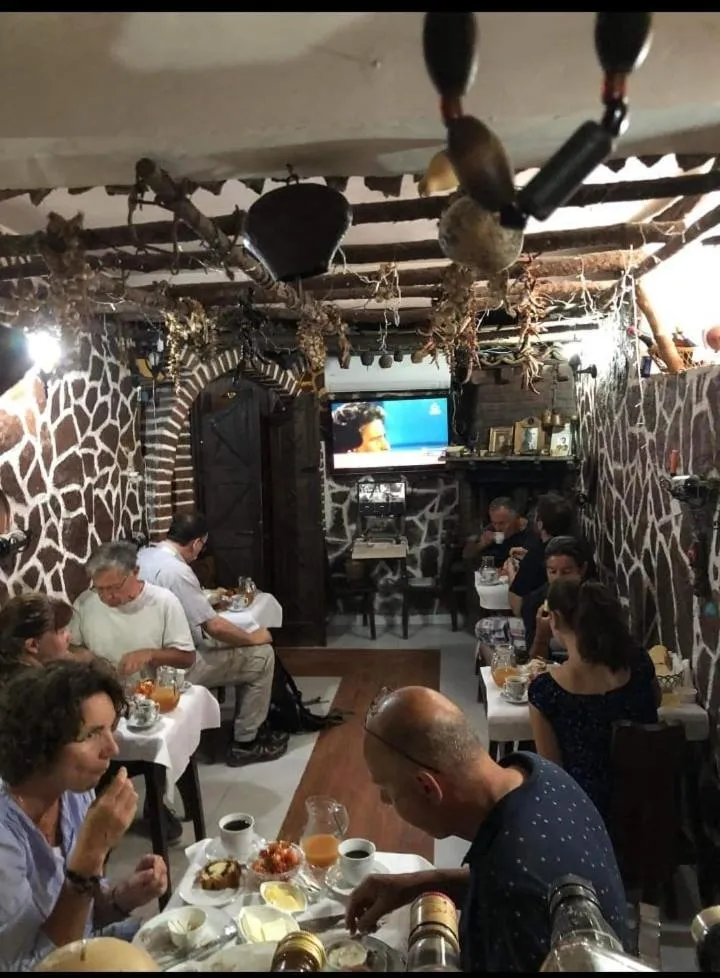 Restaurant/places to eat in Hotel Nasho Vruho