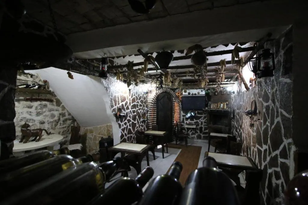 Restaurant/places to eat in Hotel Nasho Vruho