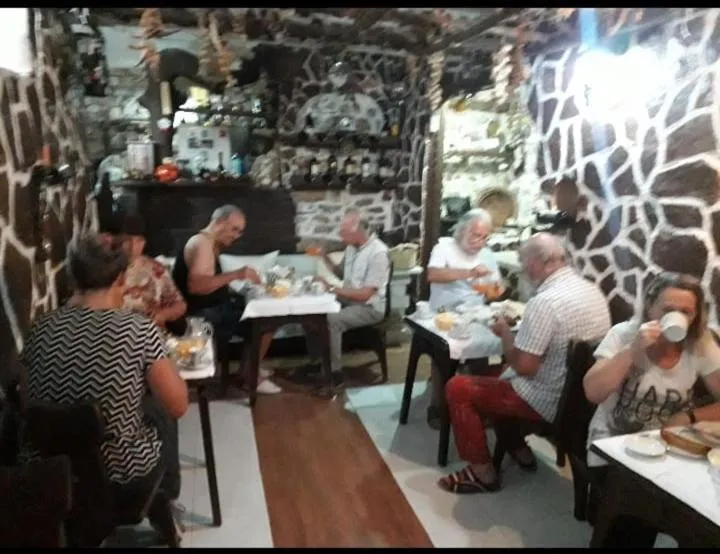 Restaurant/places to eat in Hotel Nasho Vruho