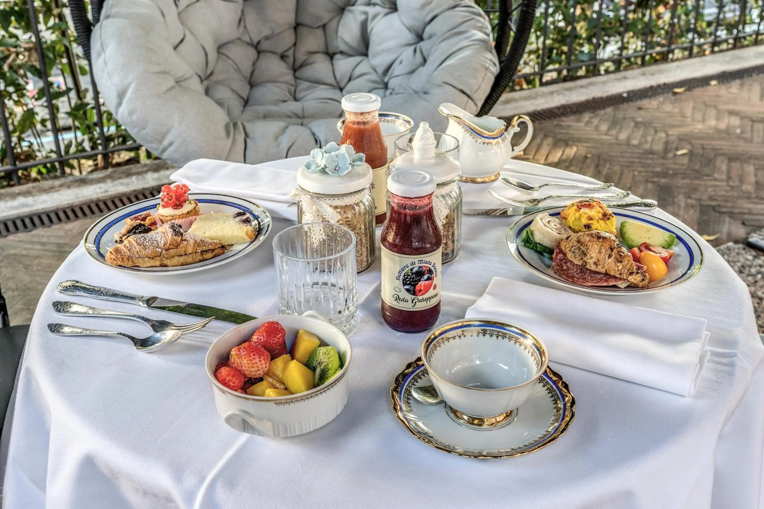 Breakfast in Mangili Garden Hotel