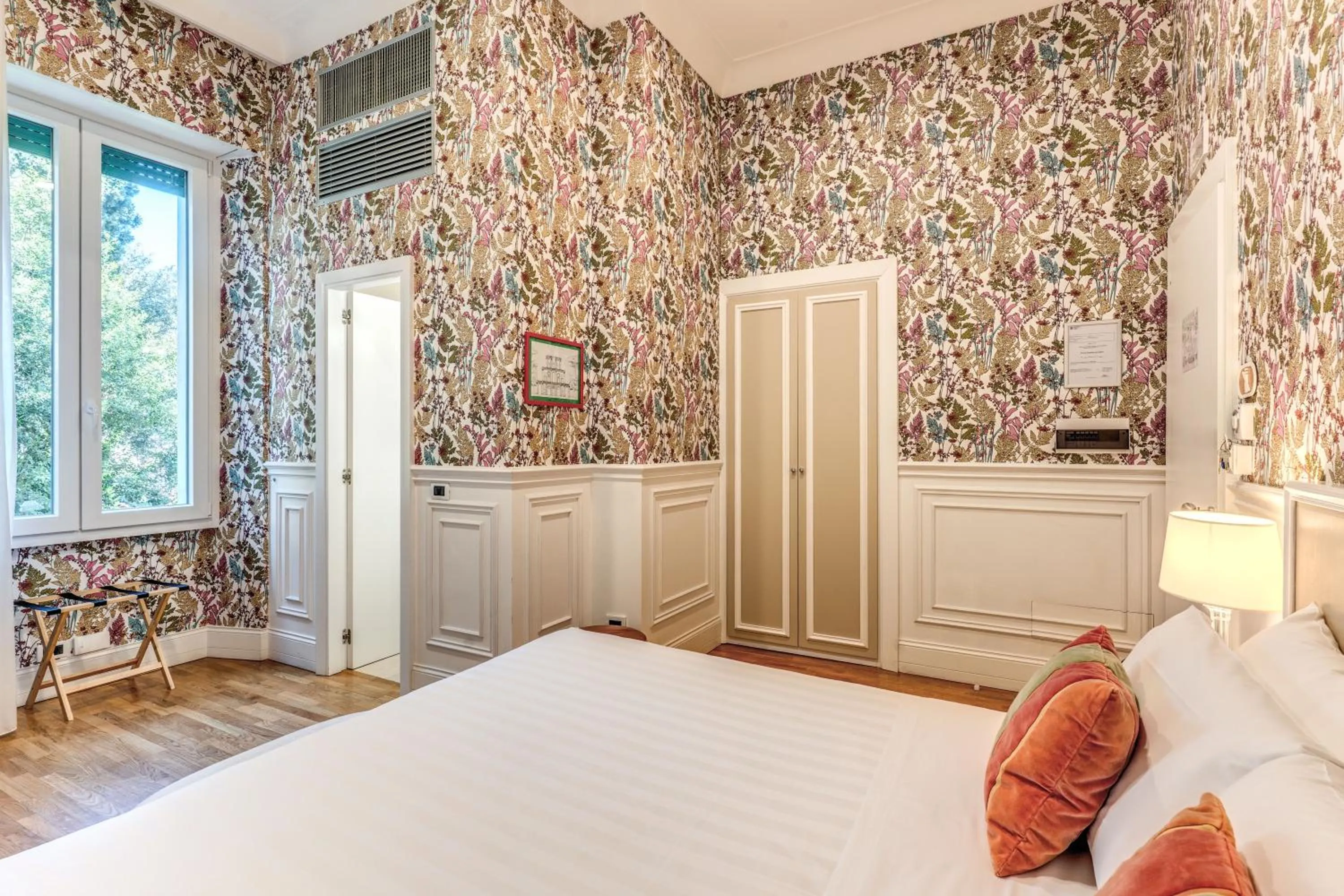 Photo of the whole room, Bed in Mangili Garden Hotel