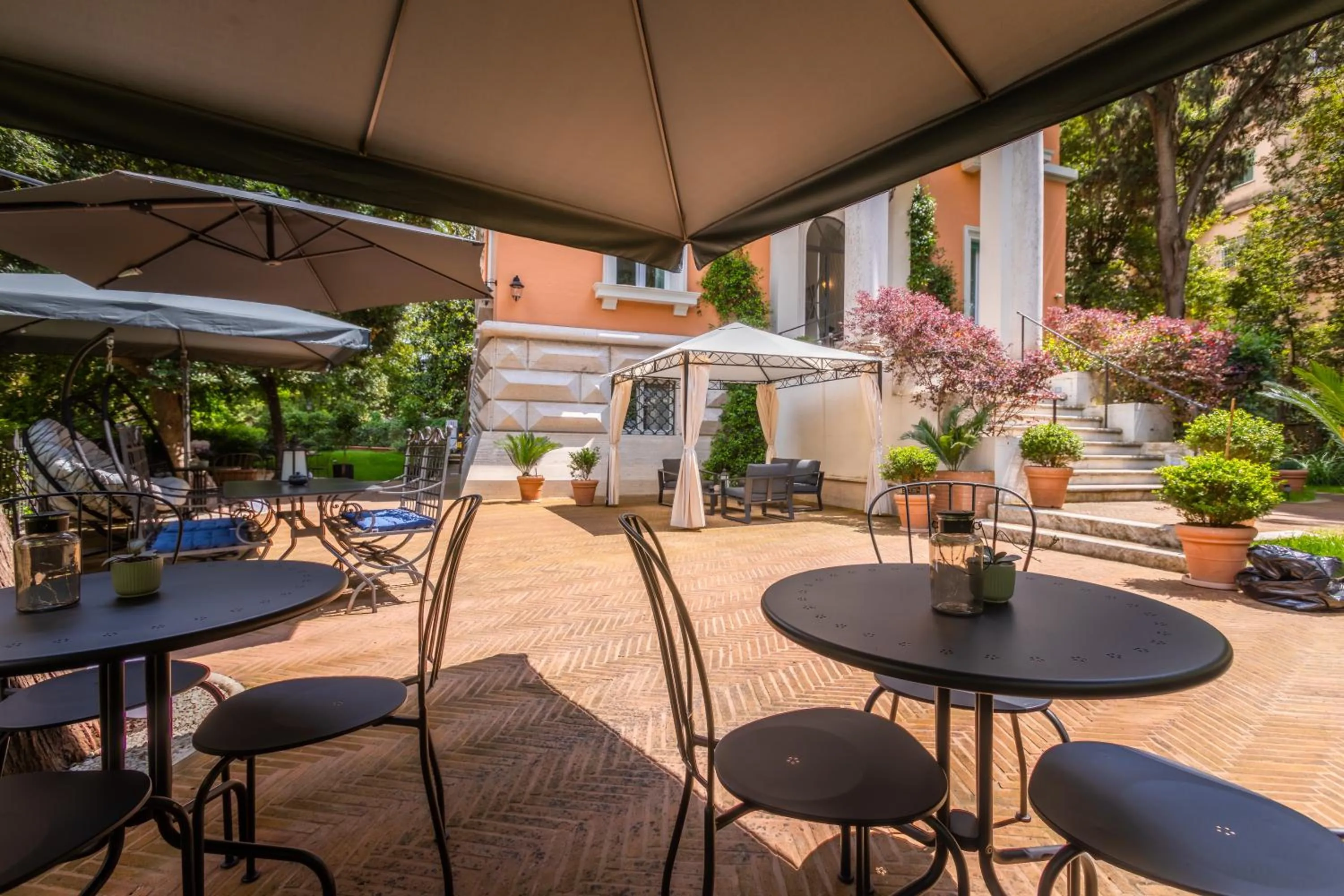 Garden in Mangili Garden Hotel