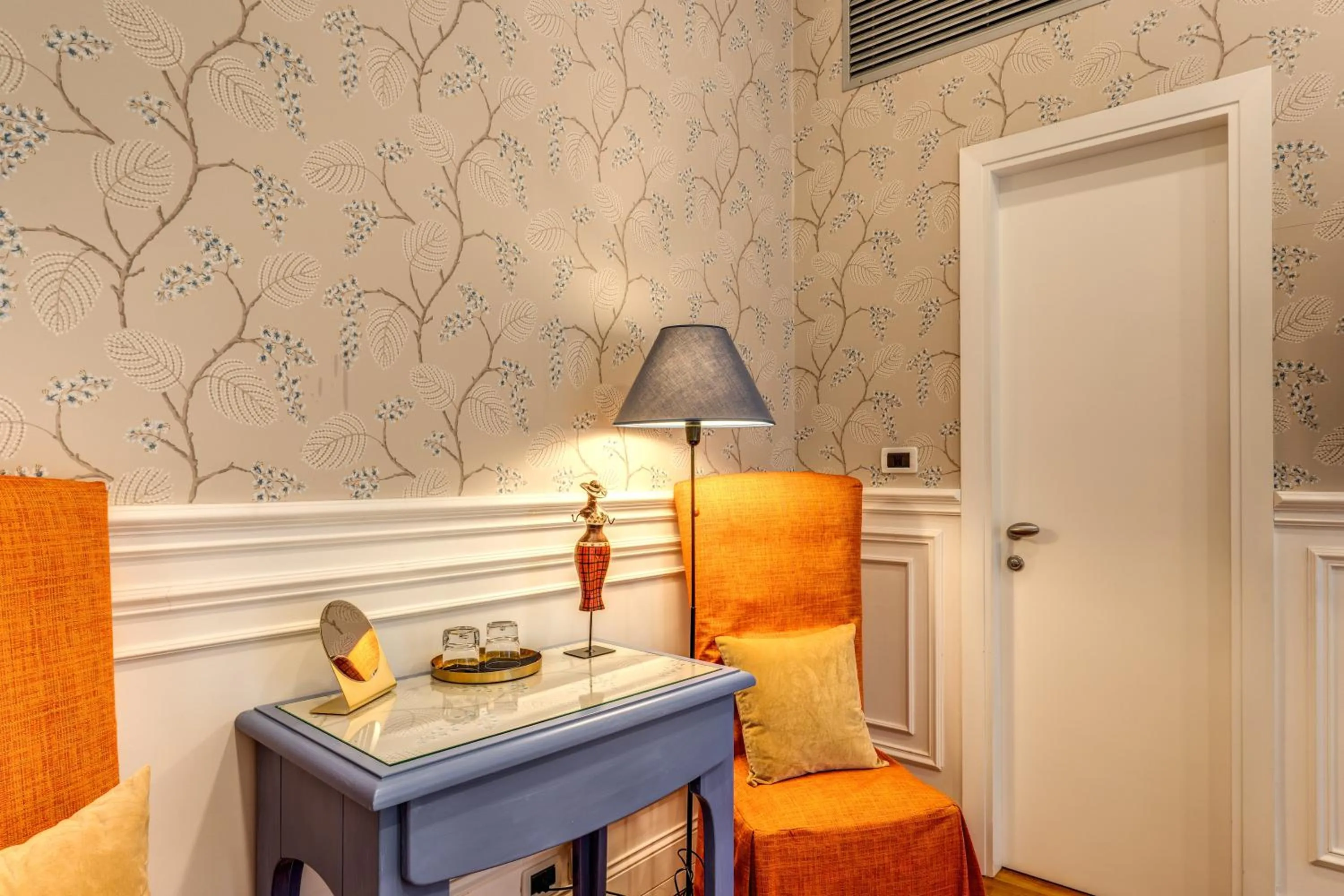 Photo of the whole room in Mangili Garden Hotel