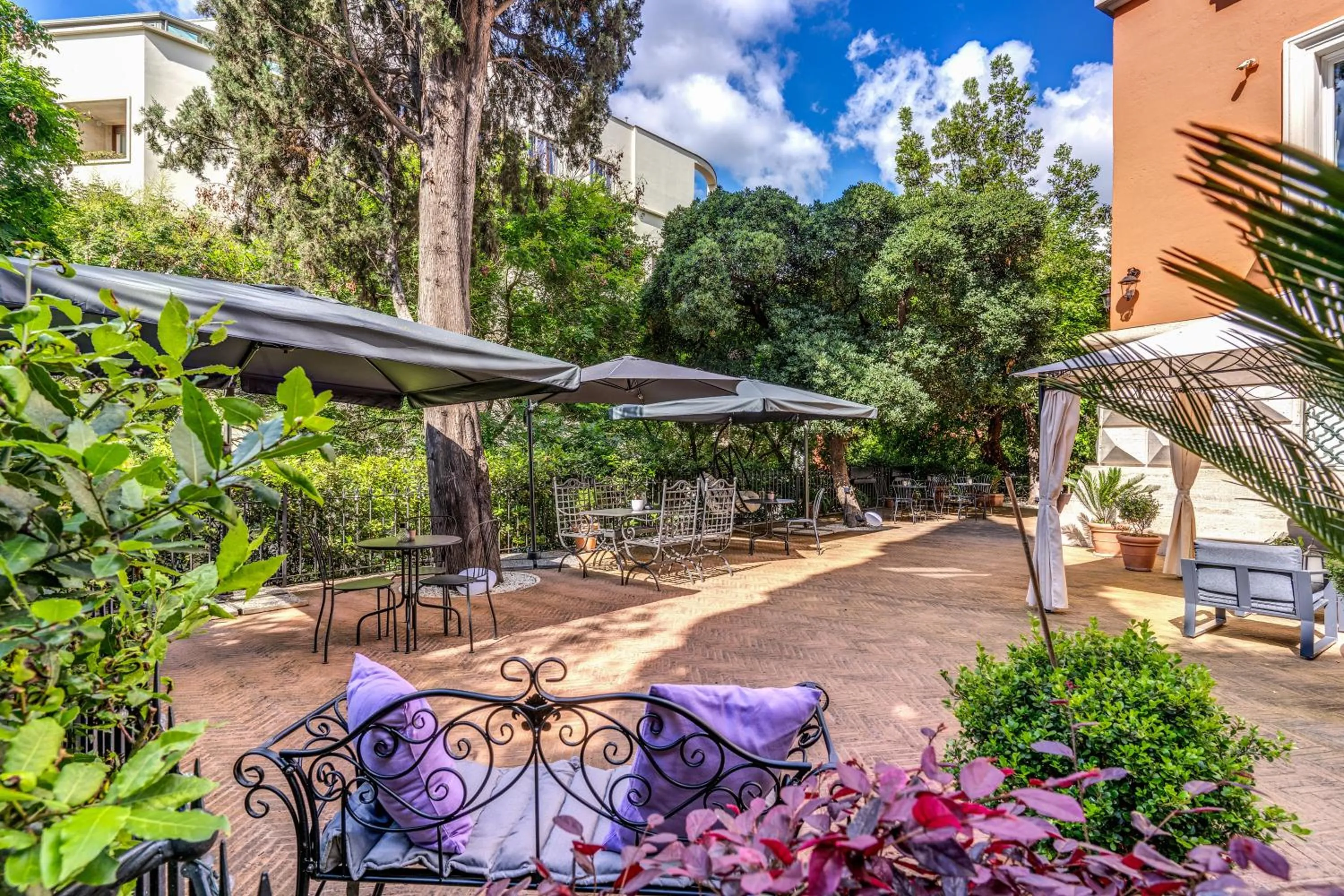 Garden in Mangili Garden Hotel