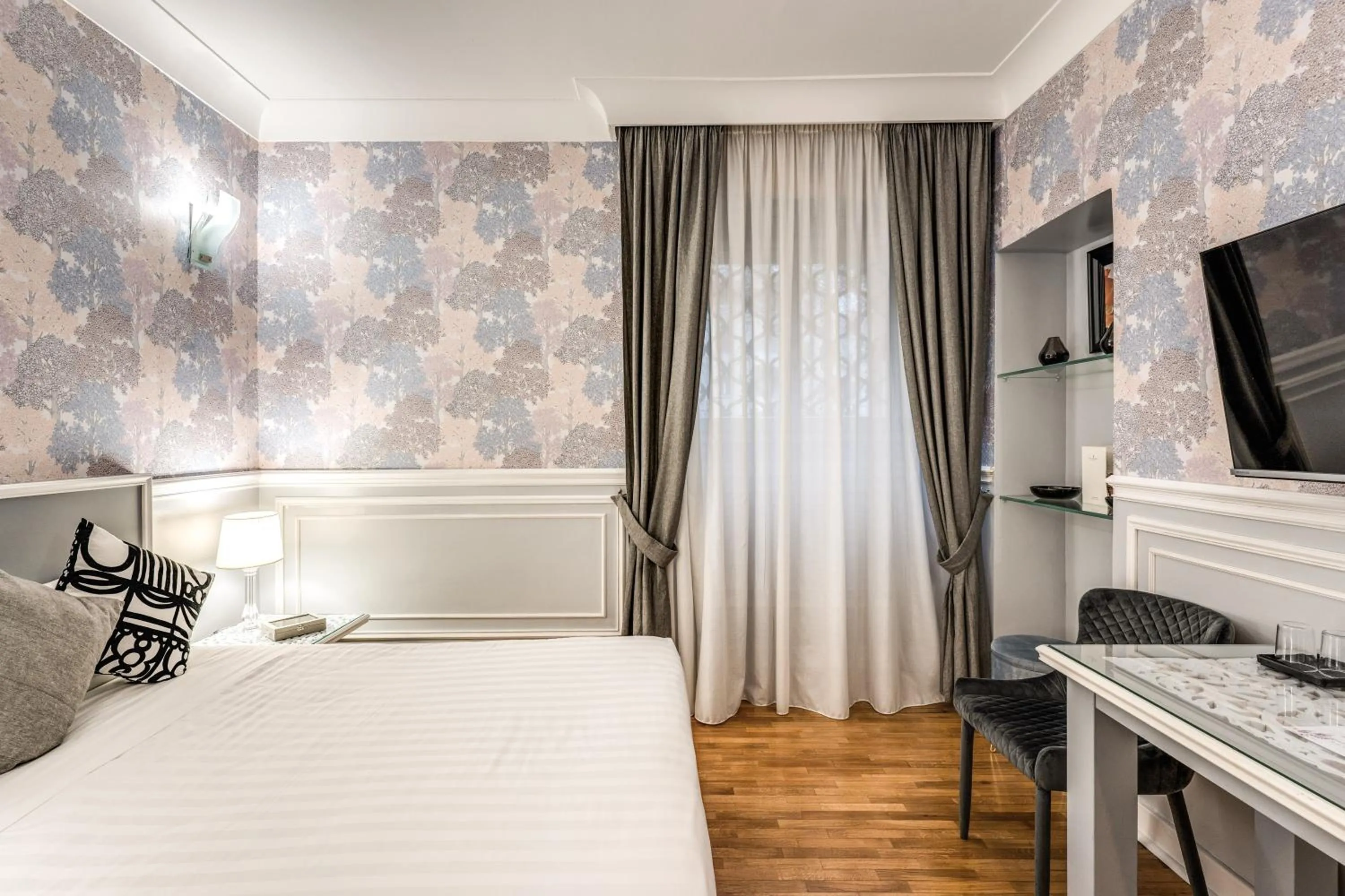 Bedroom, Bed in Mangili Garden Hotel