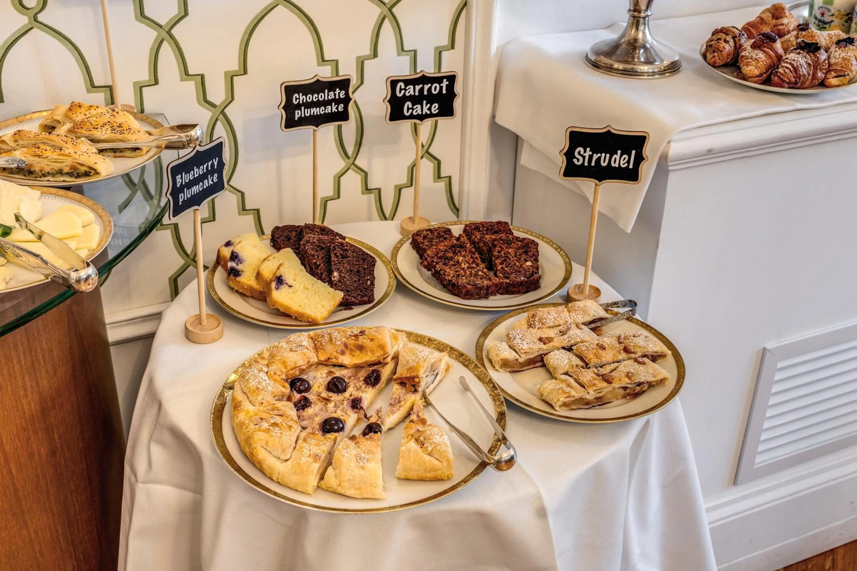 Breakfast in Mangili Garden Hotel