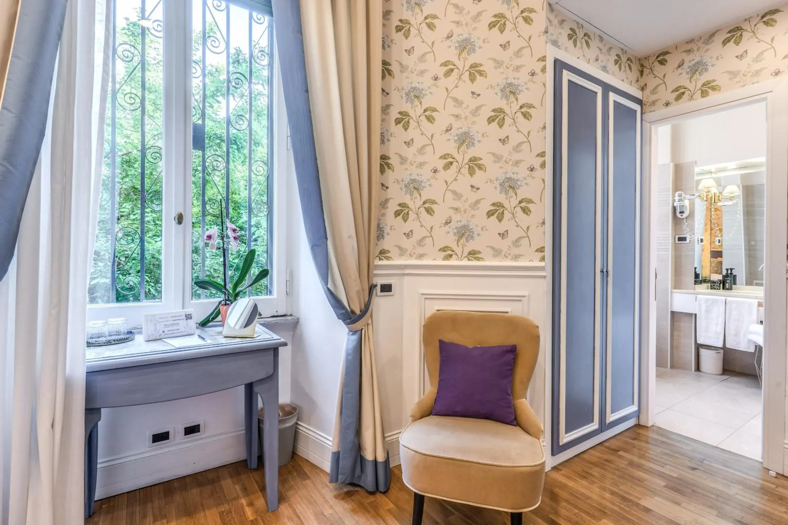 Bedroom in Mangili Garden Hotel Bedroom in Mangili Garden Hotel