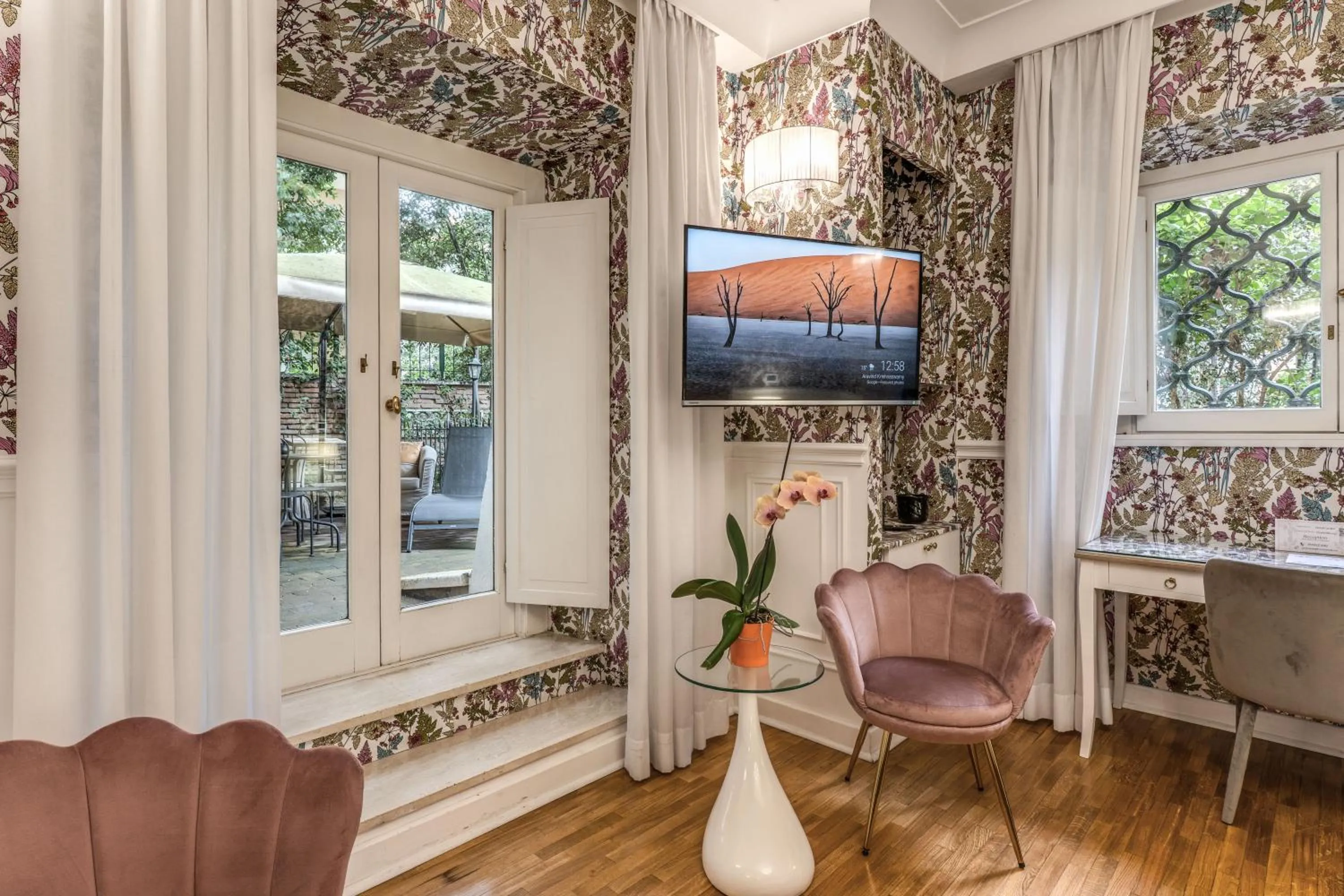 Garden in Mangili Garden Hotel