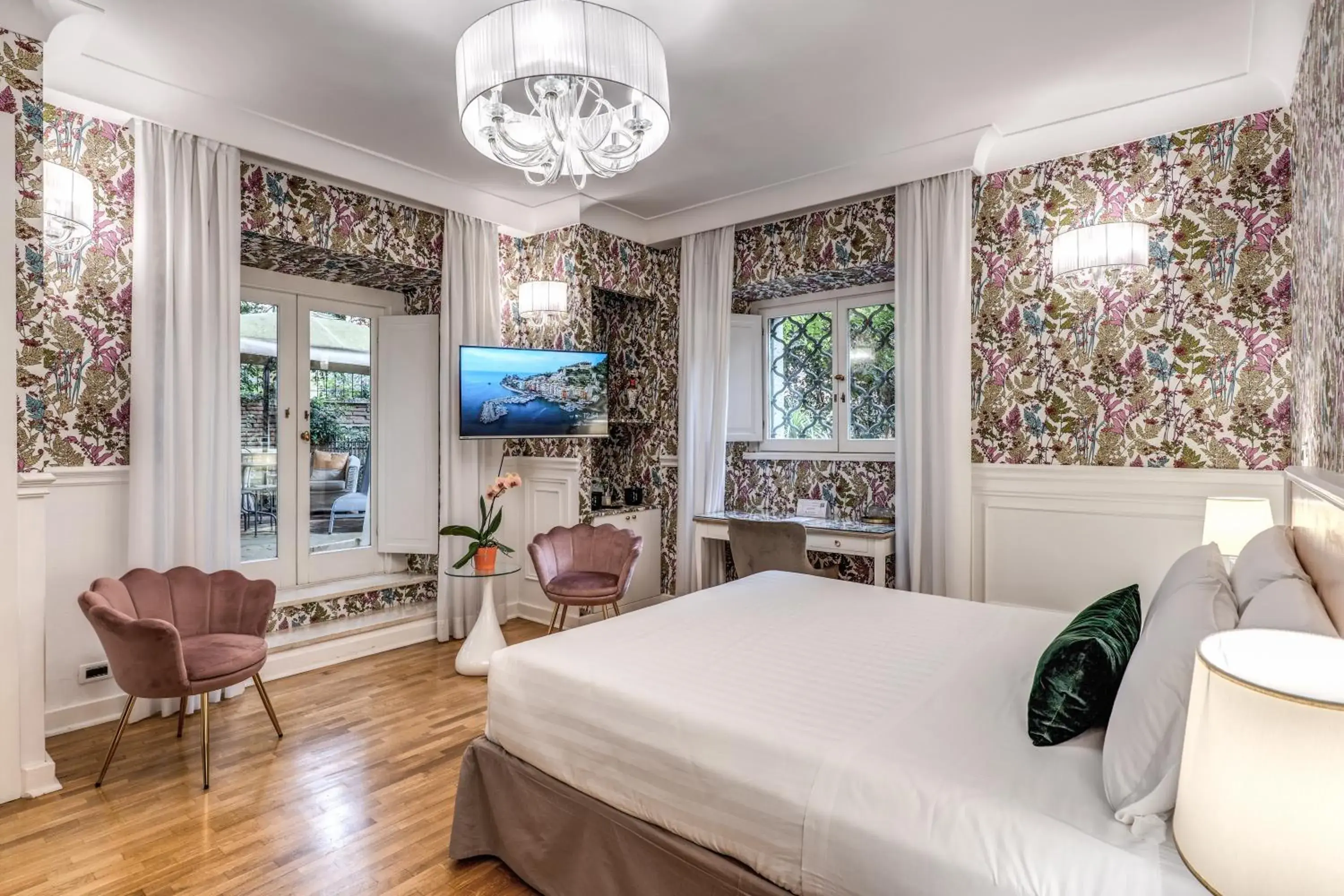 Bedroom, Bed in Mangili Garden Hotel Bedroom, Bed in Mangili Garden Hotel