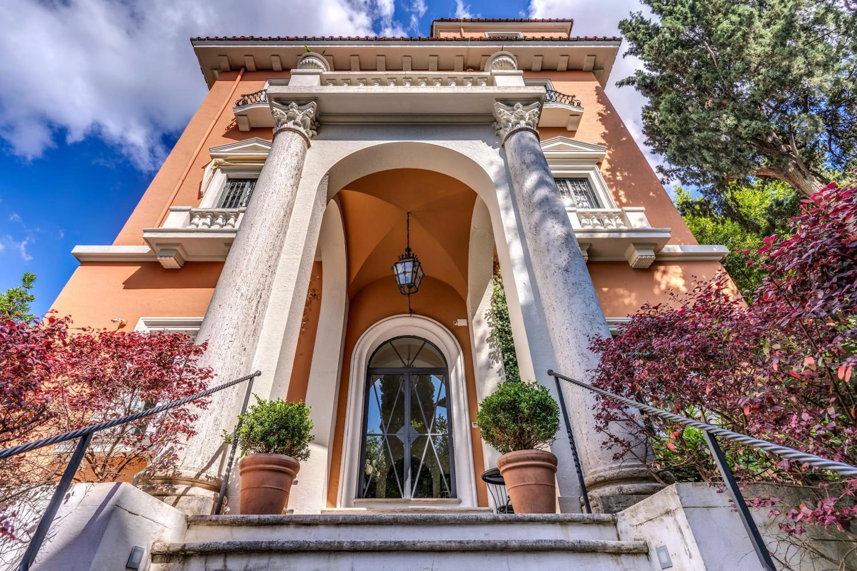 Property building in Mangili Garden Hotel