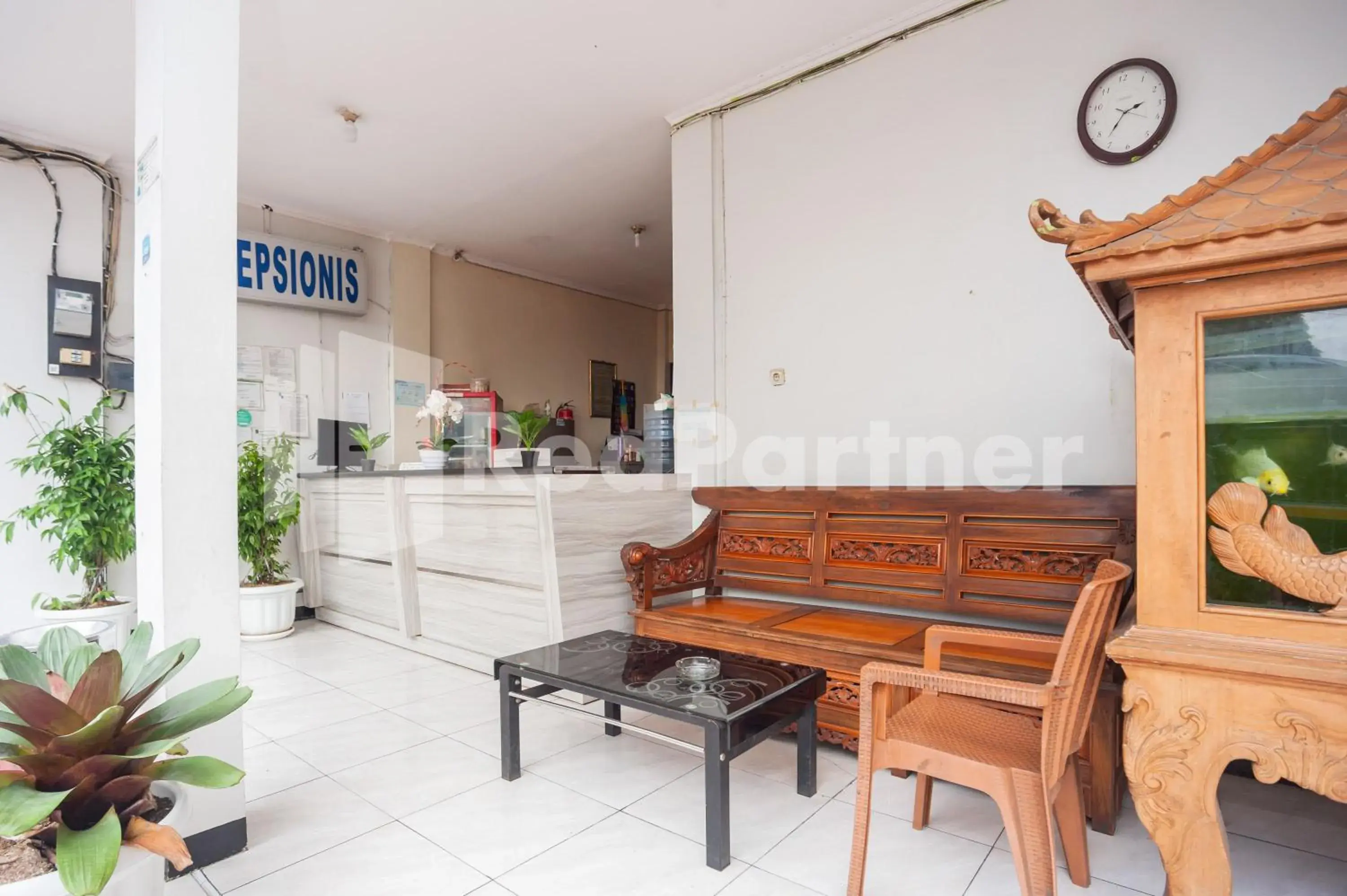 Lobby or reception in Wisma Juanda Bogor Mitra RedDoorz Lobby or reception in Wisma Juanda Bogor Mitra RedDoorz