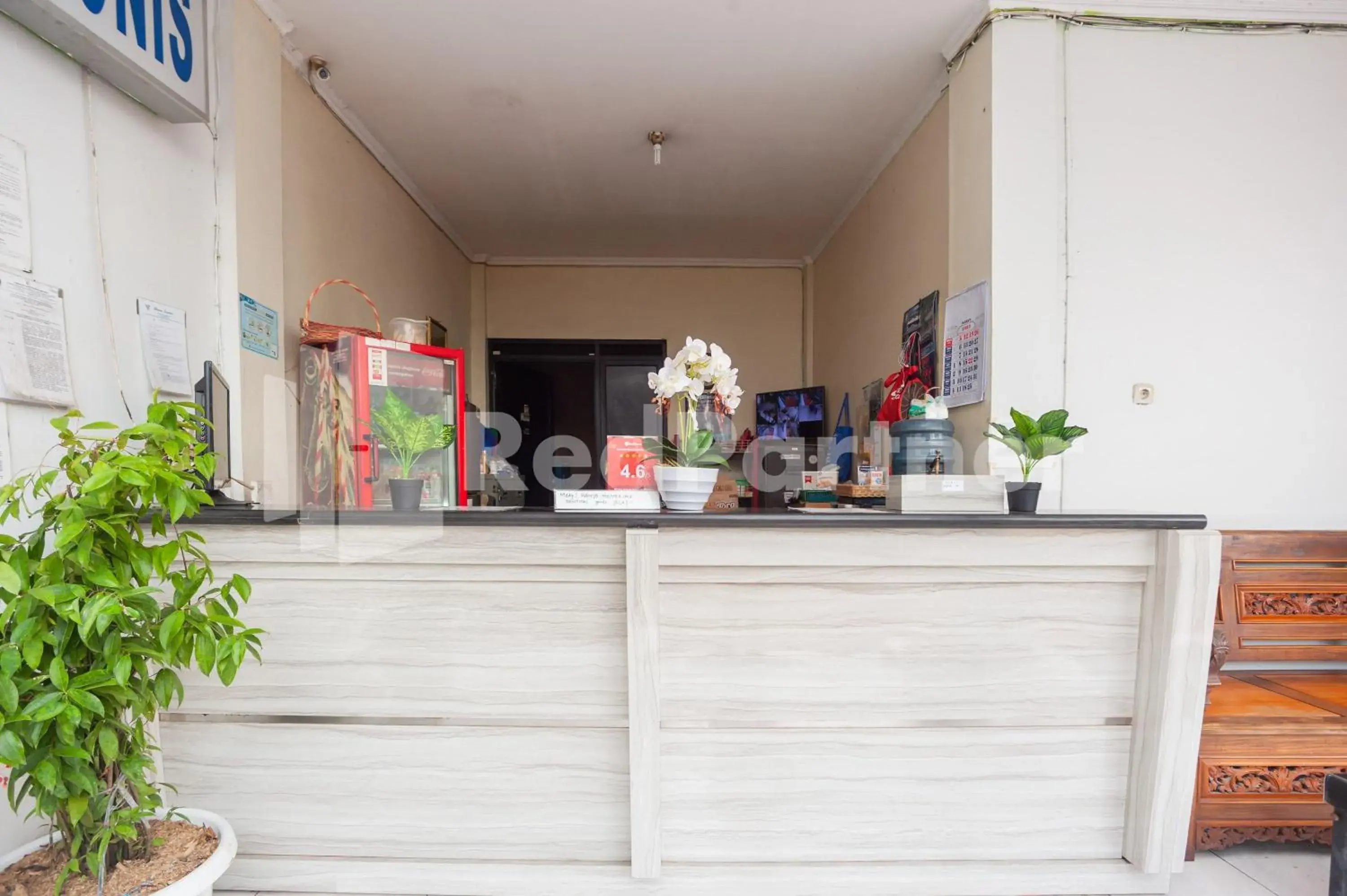 Lobby or reception in Wisma Juanda Bogor Mitra RedDoorz Lobby or reception in Wisma Juanda Bogor Mitra RedDoorz