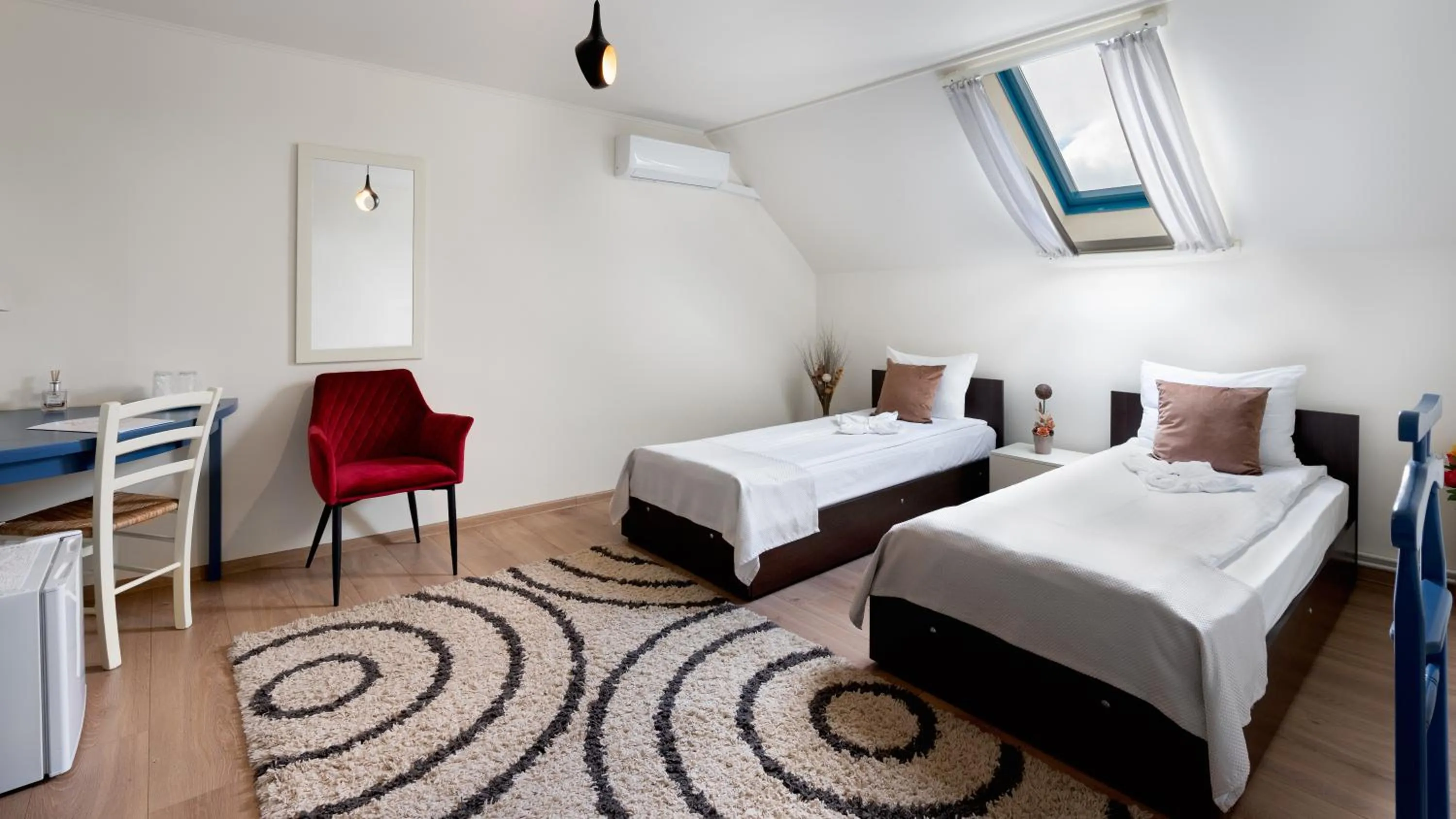 Bed in HERMITAGE by Elenis