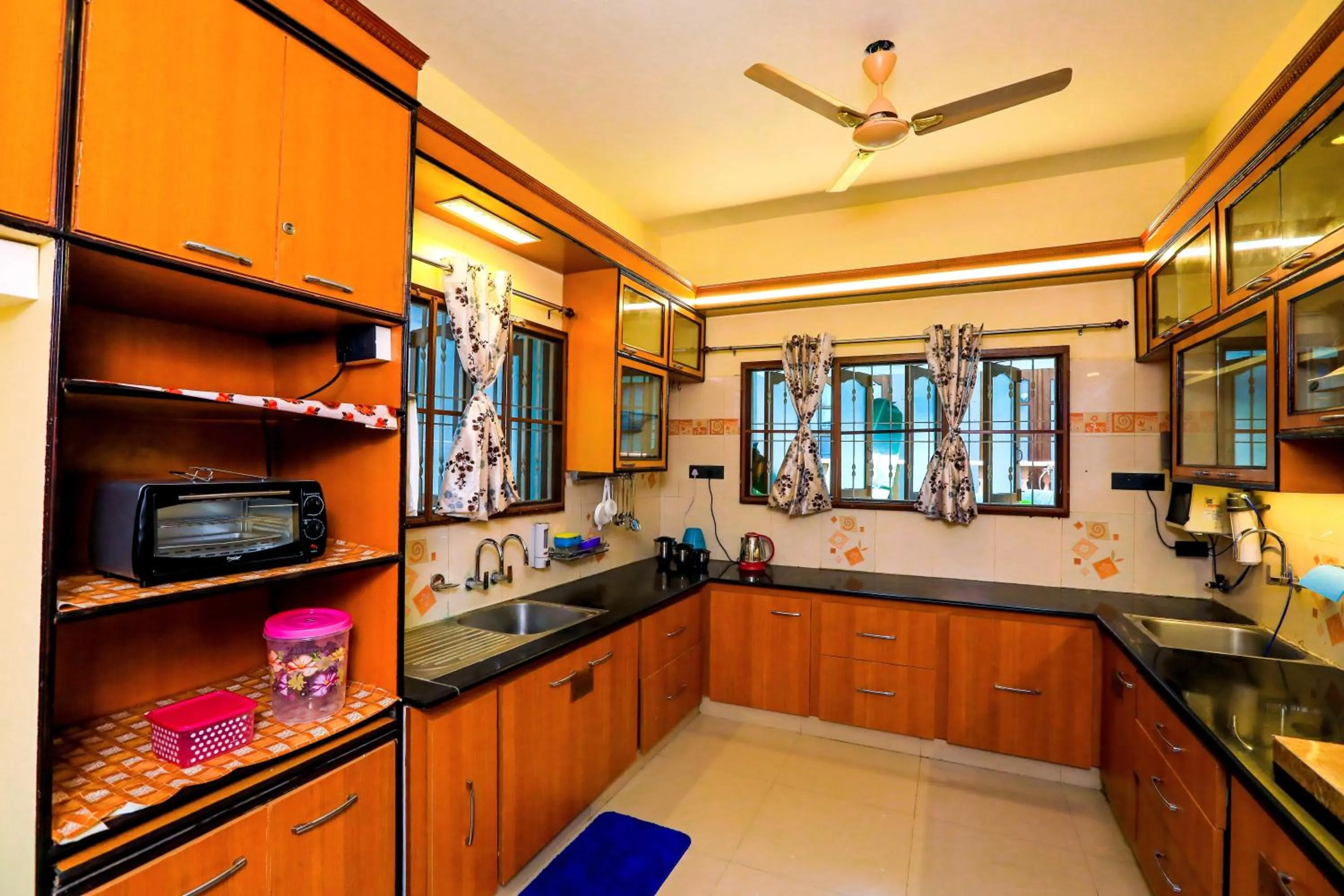 Kitchen or kitchenette in Bay Homes 2BHK WT Bathtub Near Rock Beach