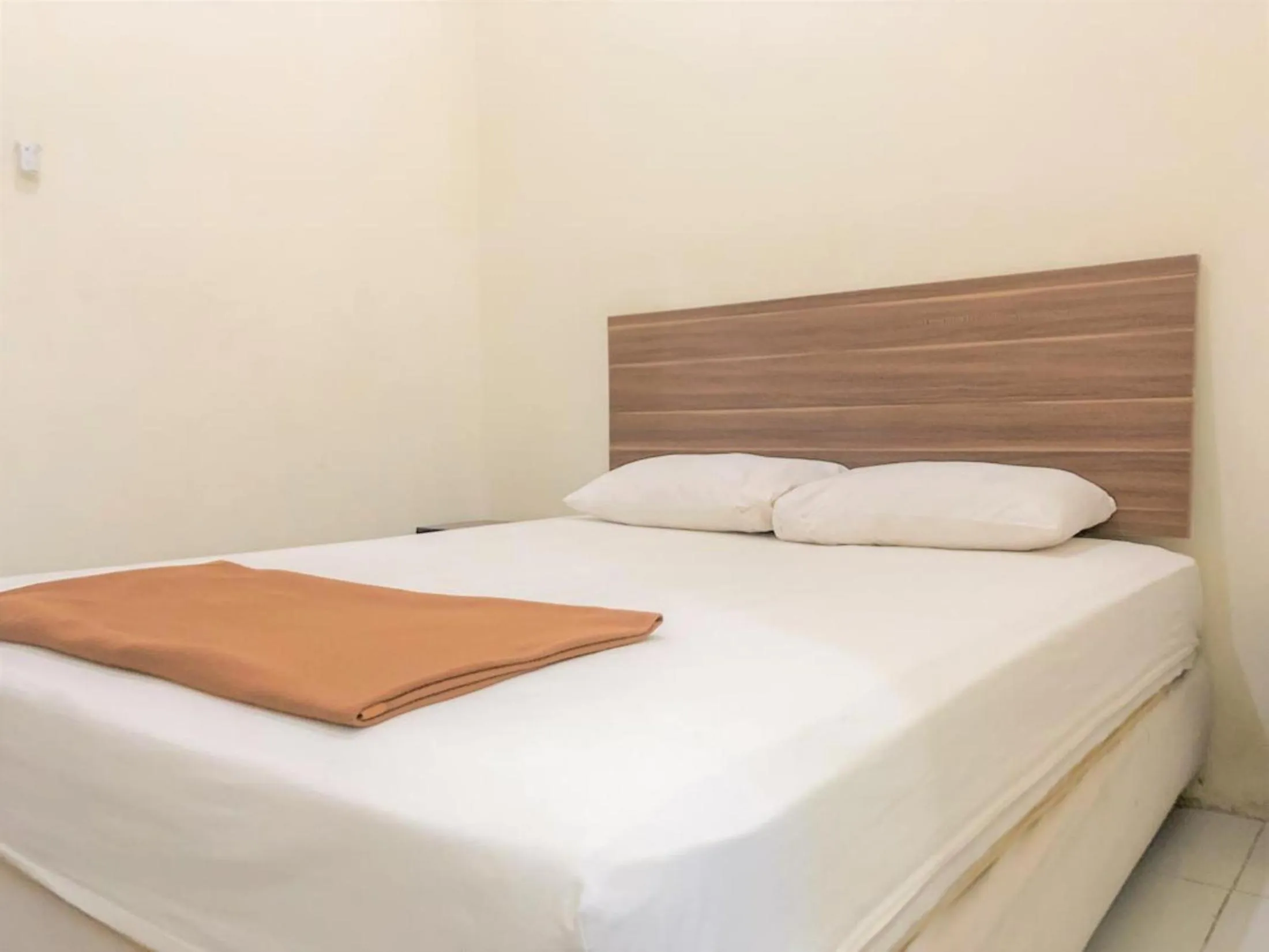 Bedroom, Bed in Hotel Lido 88 Sorong Mitra RedDoorz