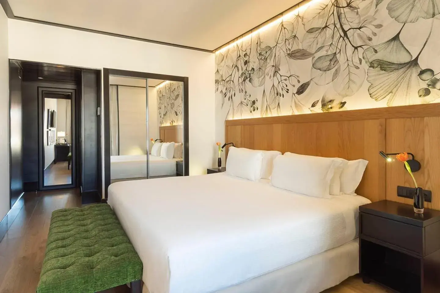 Standard Double or Twin Room with View in H10 Puerta de Alcalá 4 Sup Standard Double or Twin Room with View in H10 Puerta de Alcalá 4 Sup