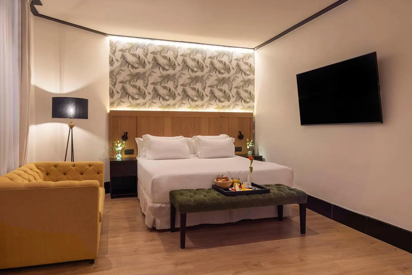 Bed in H10 Puerta de Alcalá 4 Sup